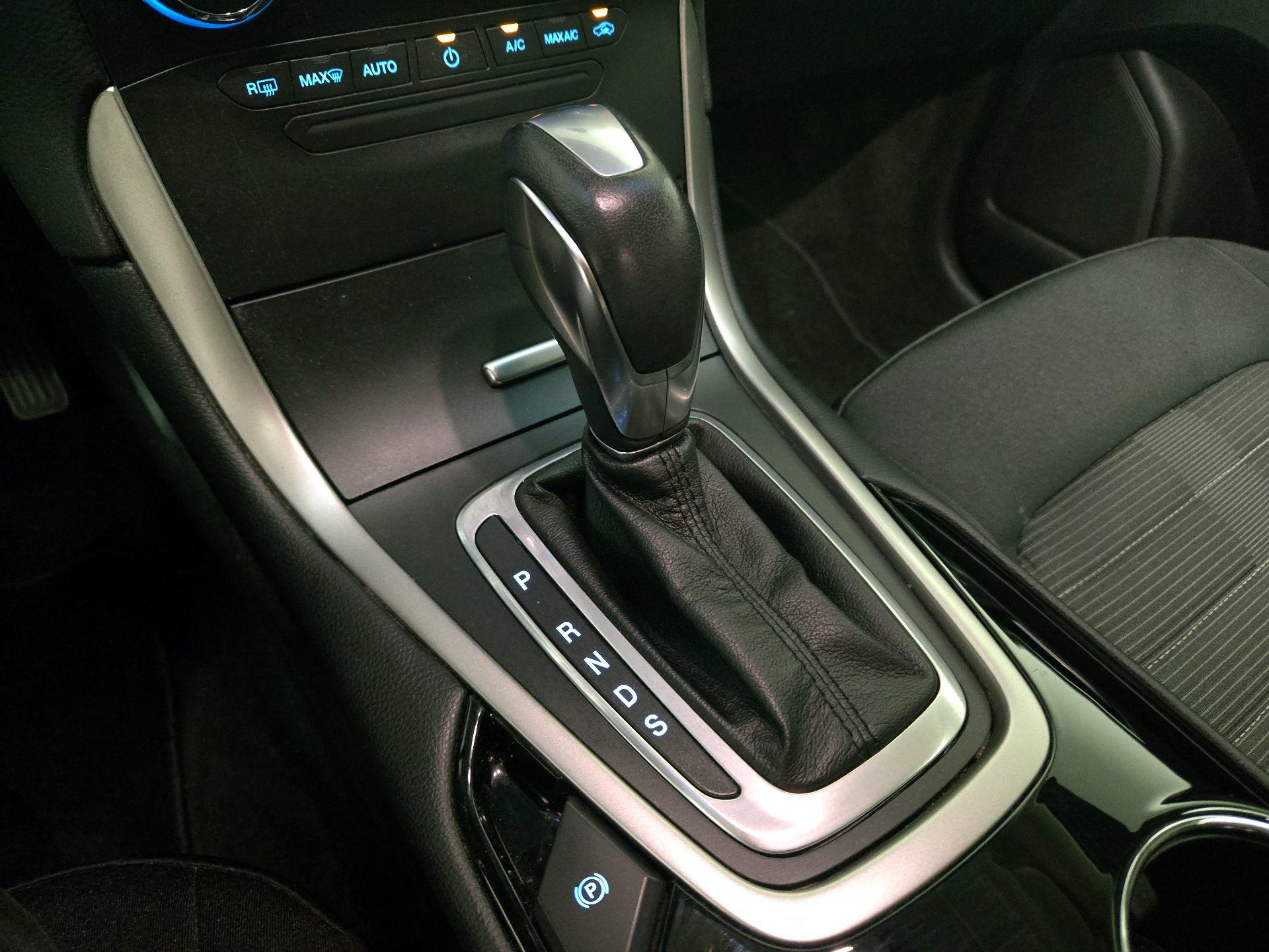 Thumbnail: 2018 Ford Edge - 16