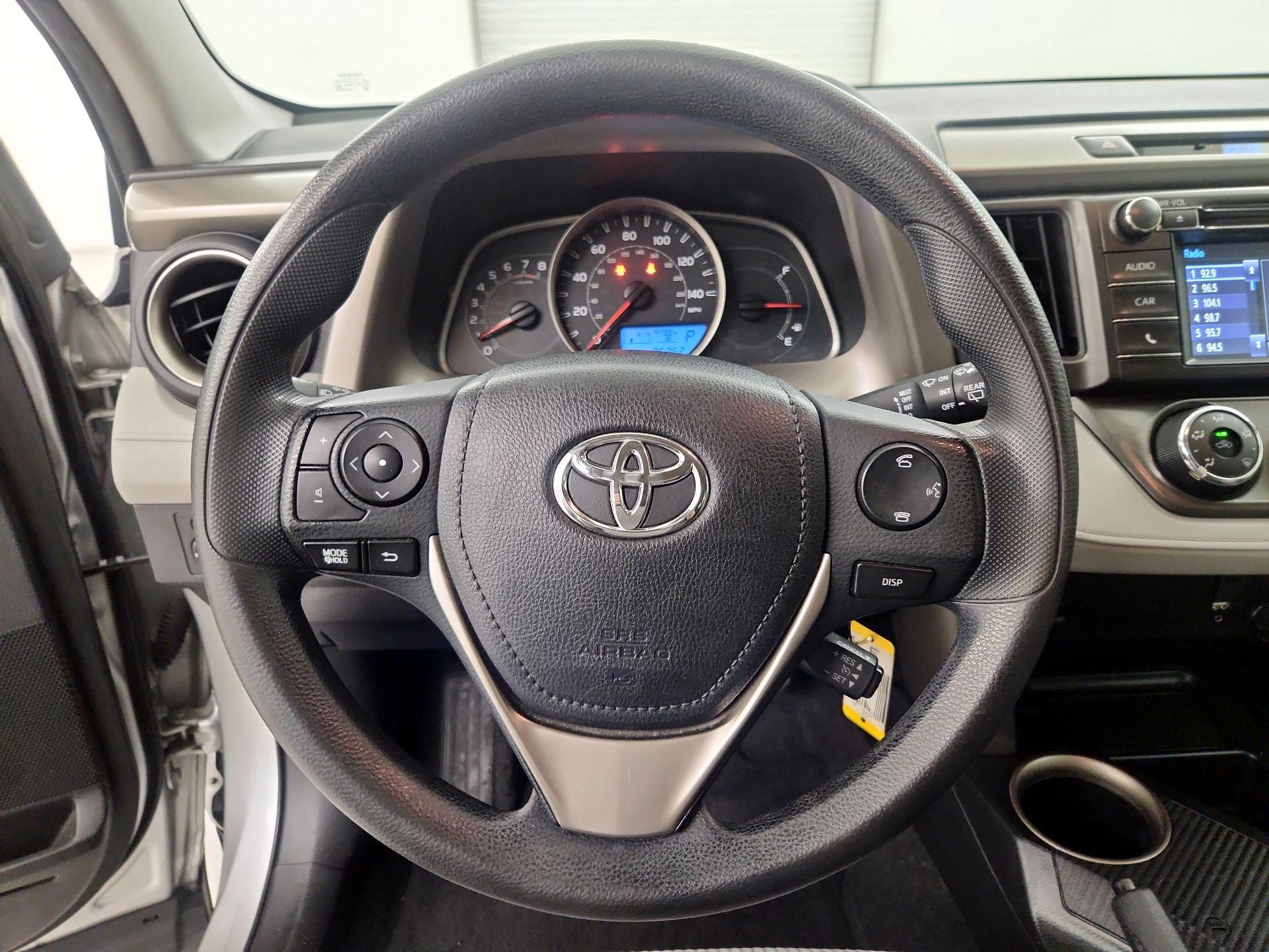 Thumbnail: 2015 Toyota RAV4 - 10