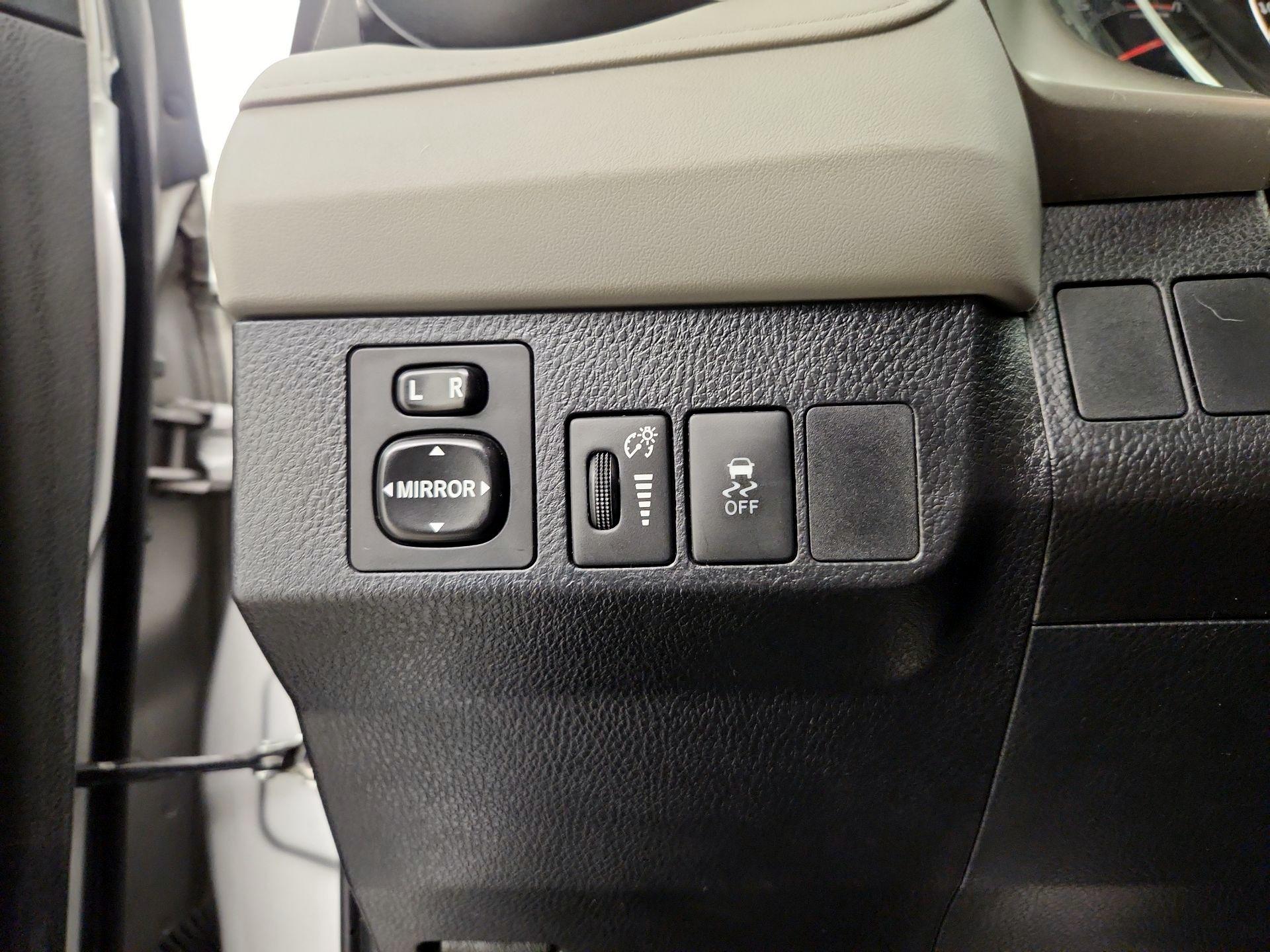 Thumbnail: 2015 Toyota RAV4 - 13
