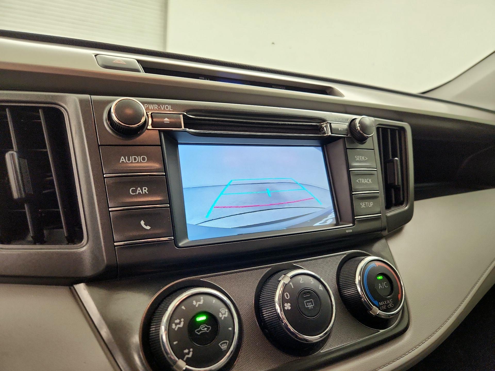 Thumbnail: 2015 Toyota RAV4 - 14