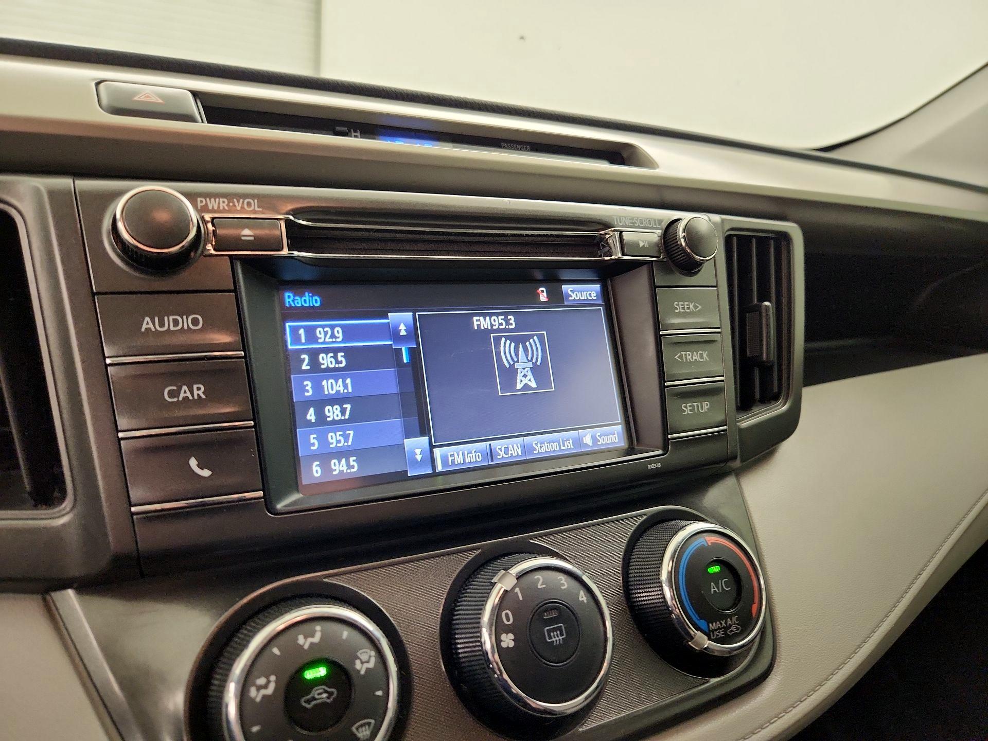 Thumbnail: 2015 Toyota RAV4 - 15