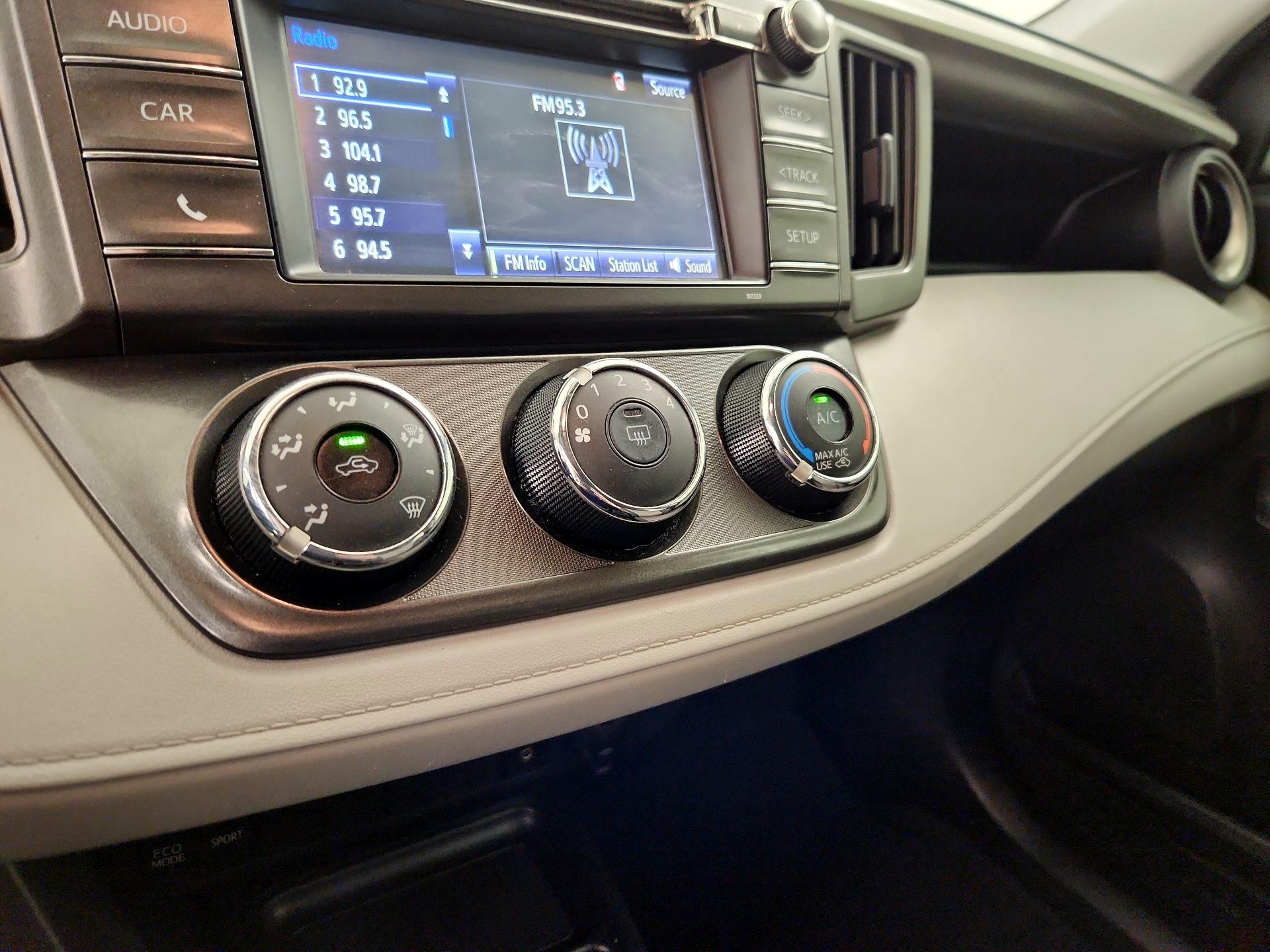 Thumbnail: 2015 Toyota RAV4 - 16
