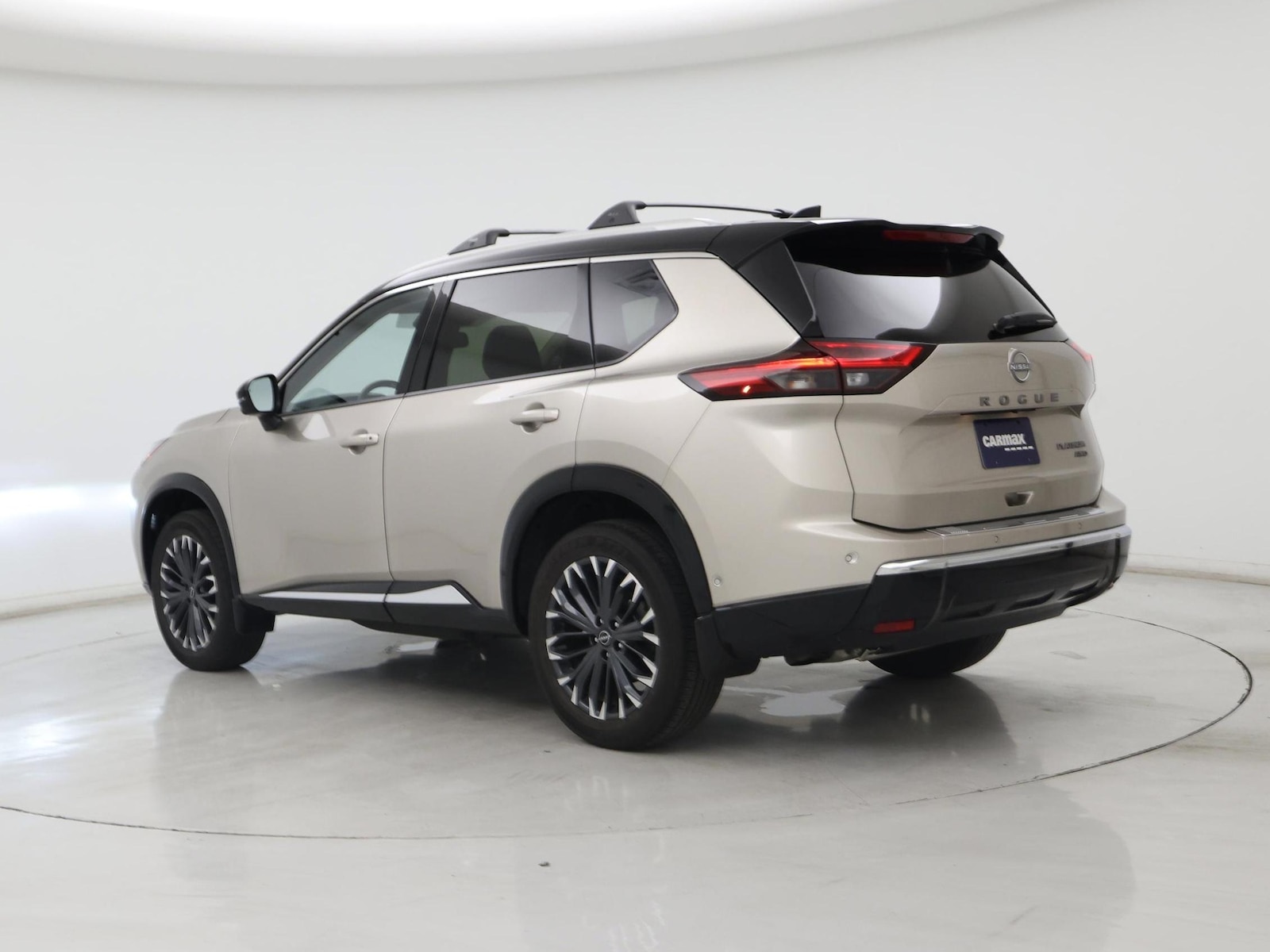 2025 Nissan Rogue Platinum - Photo 3
