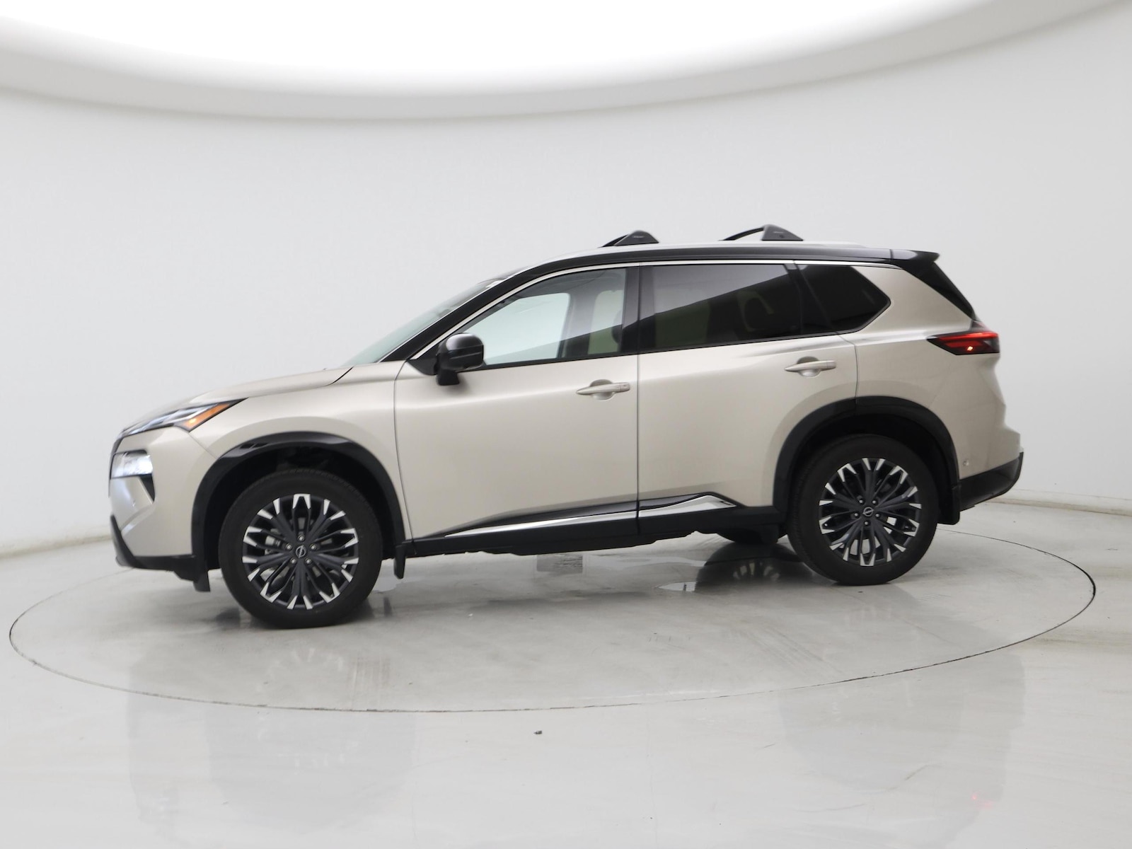 2025 Nissan Rogue Platinum - Photo 4