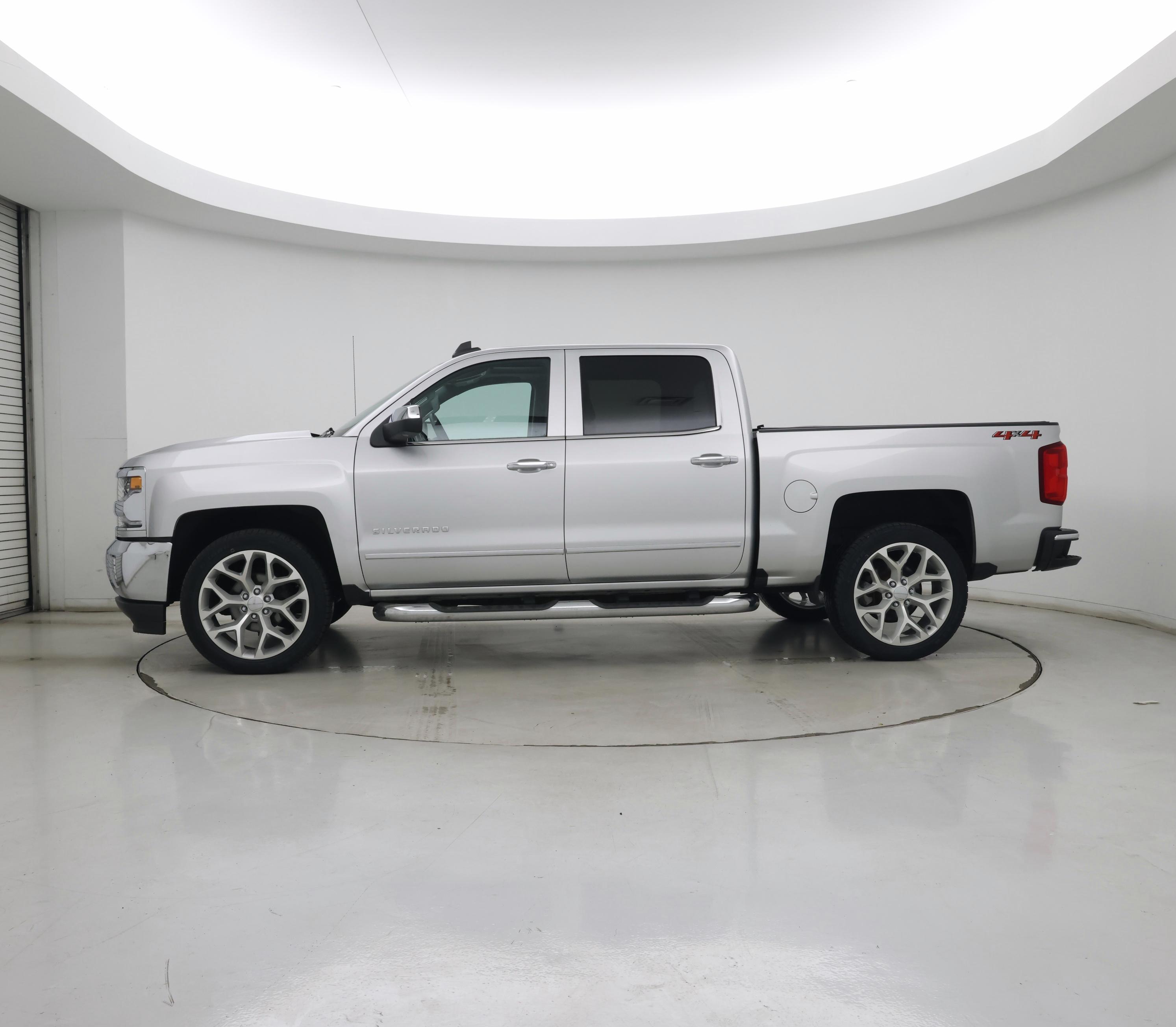 Thumbnail: 2018 Chevrolet Silverado 1500 - 3