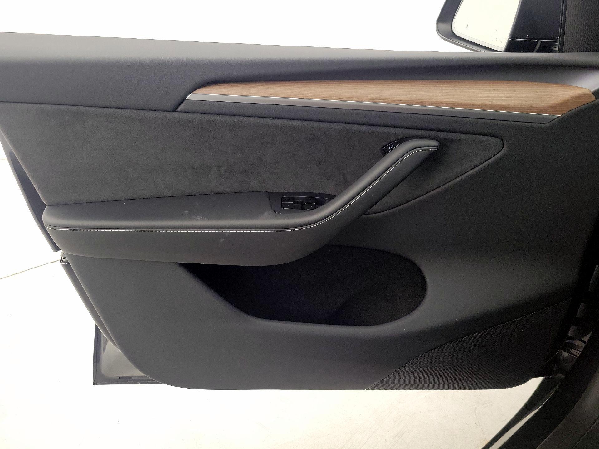 Thumbnail: 2025 Tesla Model Y - 12