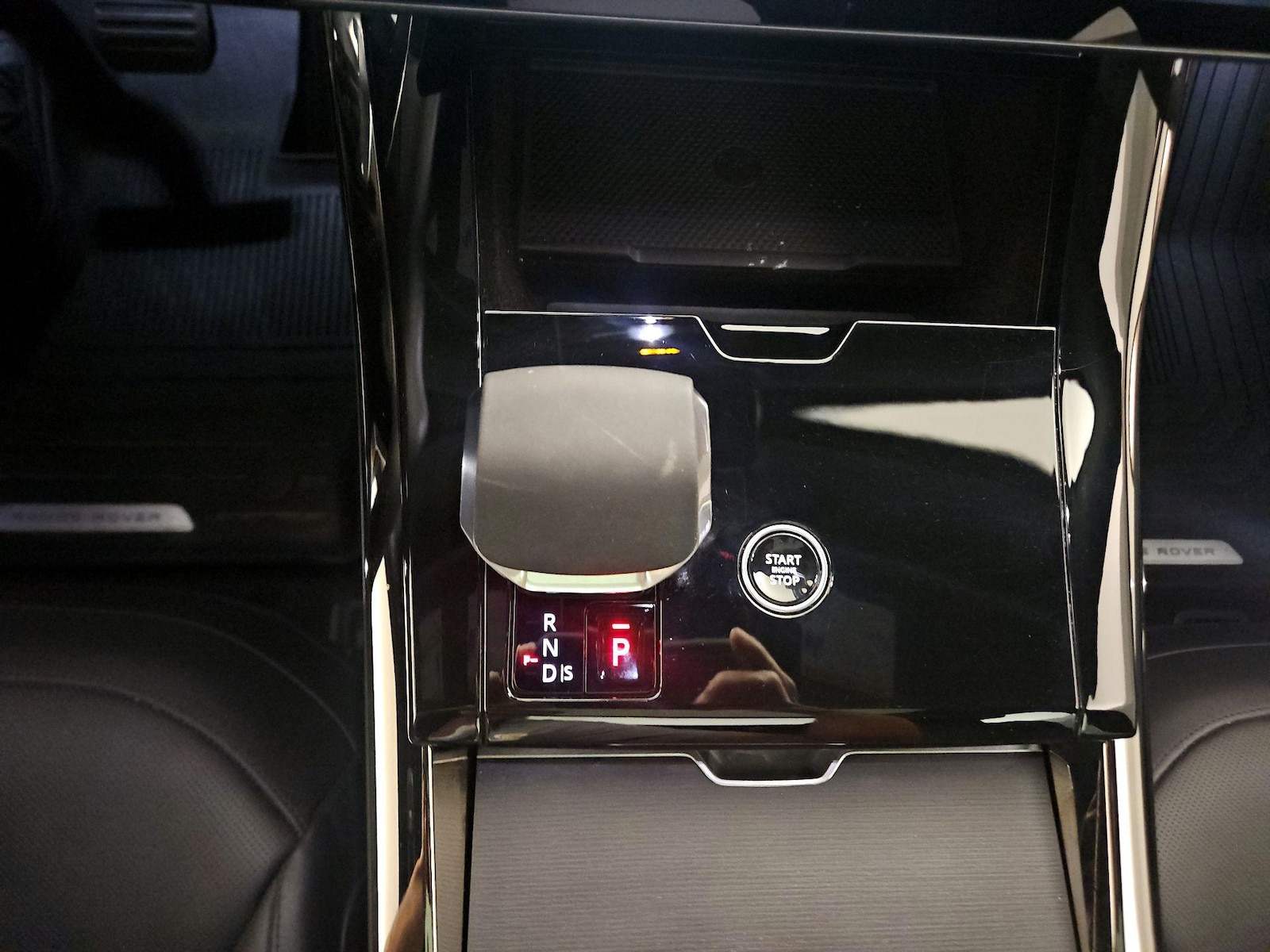 2024 Land Rover Range Rover Sport SE - Photo 16