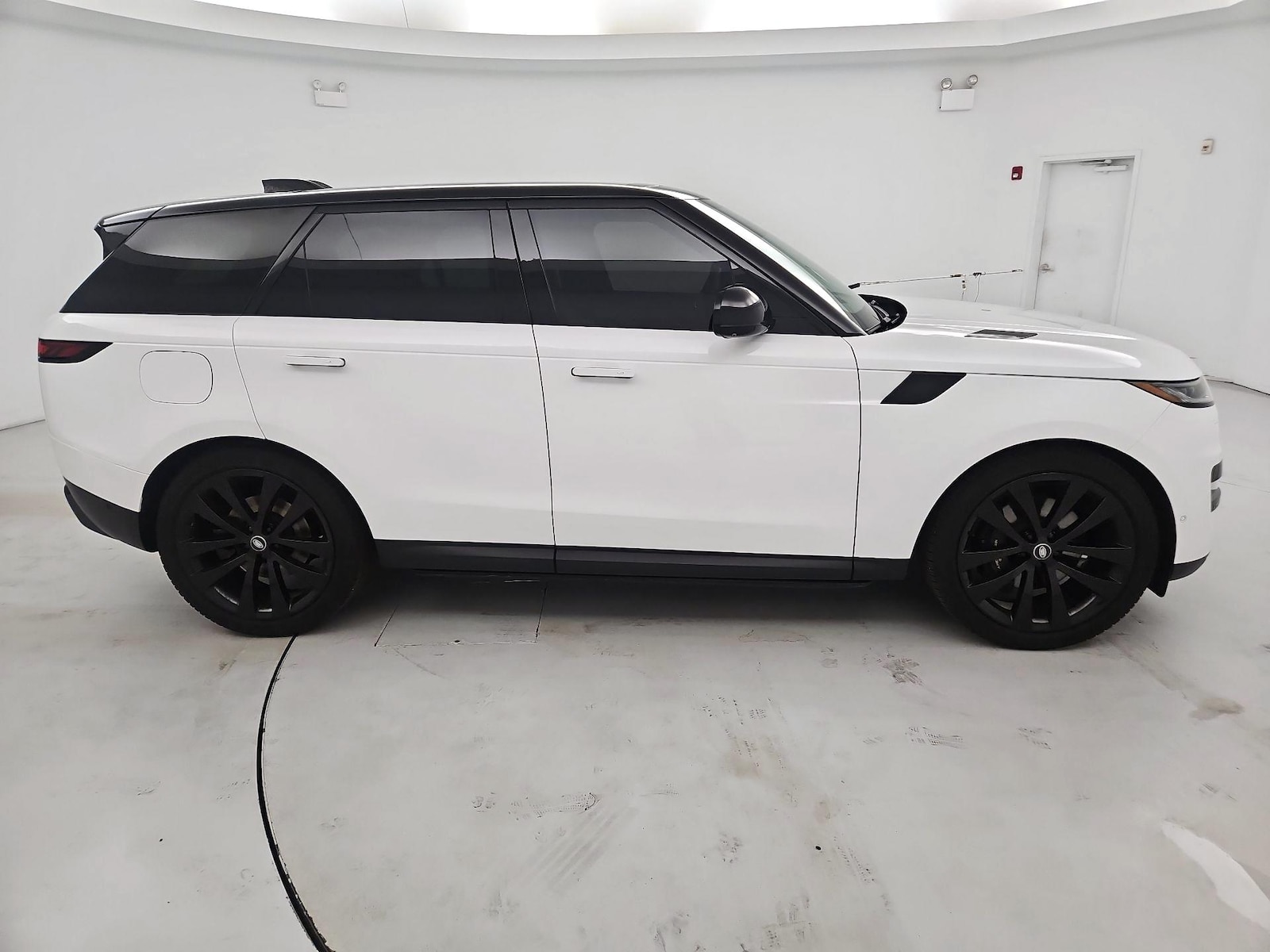 2024 Land Rover Range Rover Sport SE - Photo 4
