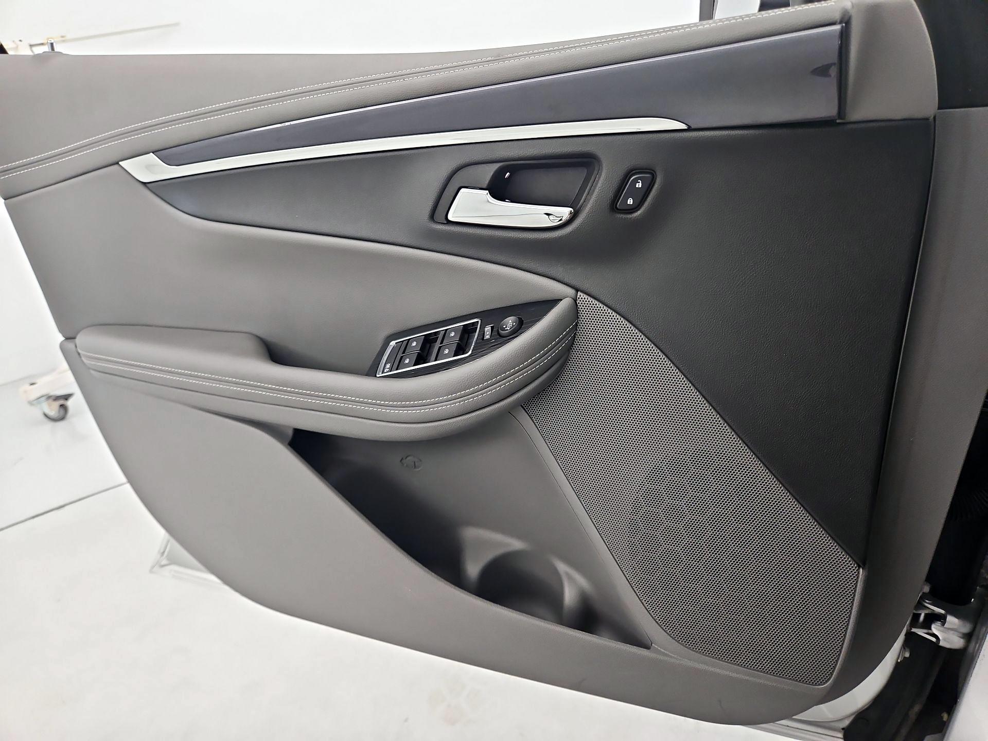 Thumbnail: 2017 Chevrolet Impala - 12