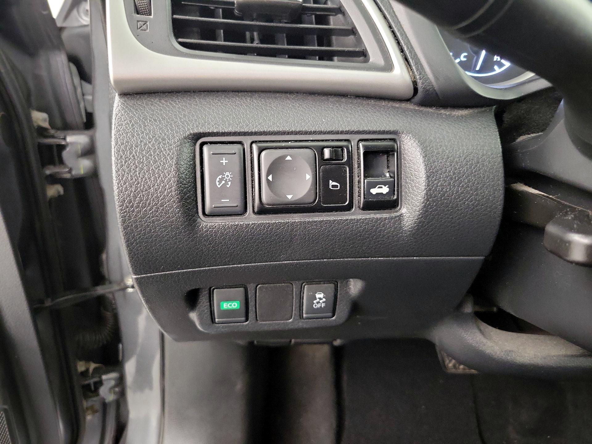 Thumbnail: 2019 Nissan Sentra - 13
