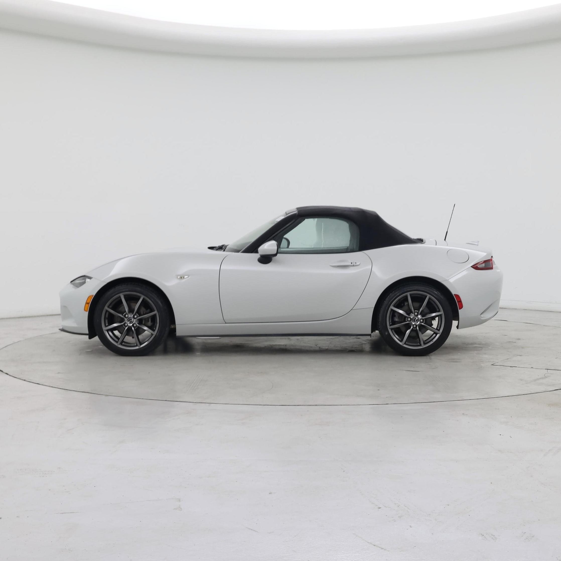 Thumbnail: 2016 Mazda MX-5 Miata - 3