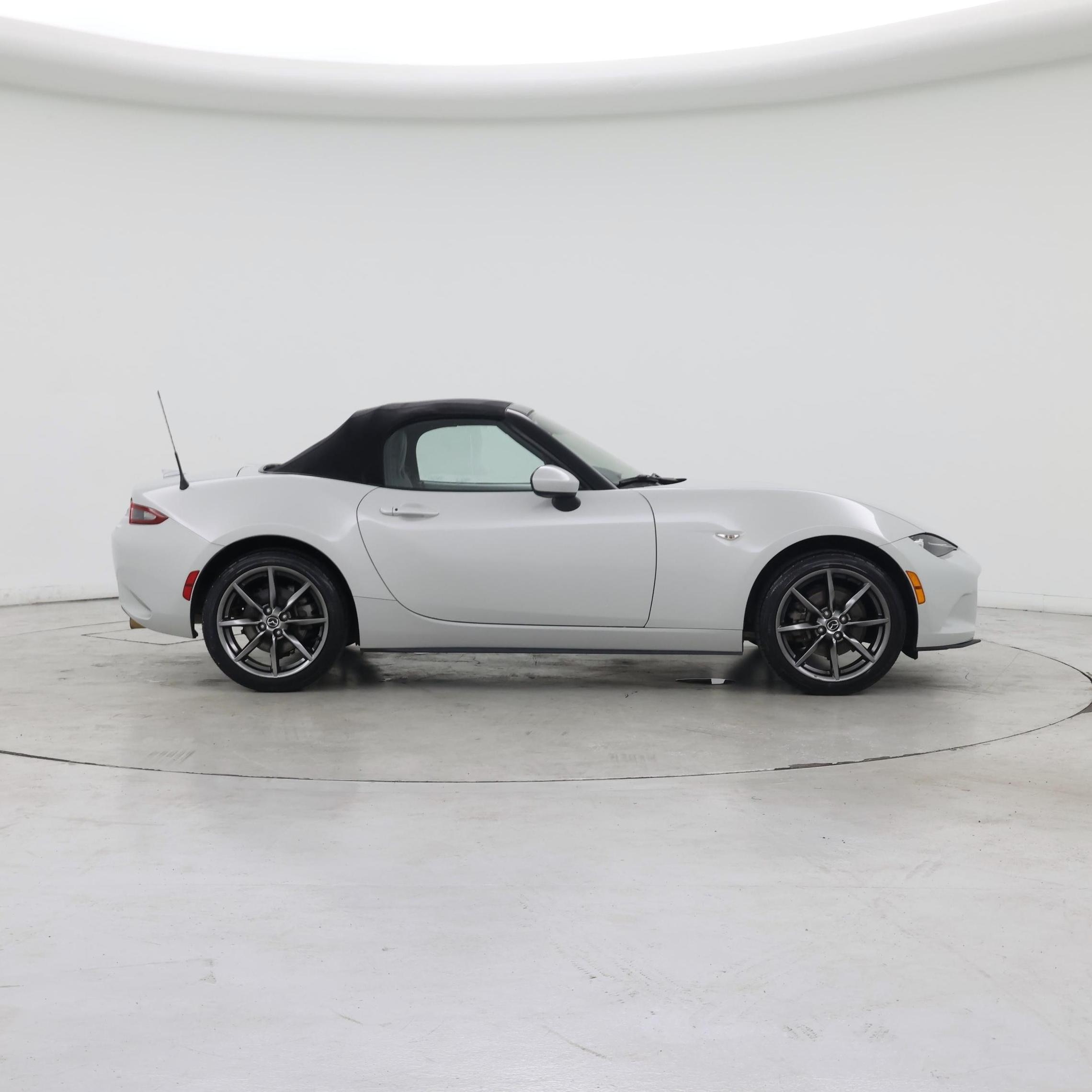 Thumbnail: 2016 Mazda MX-5 Miata - 7