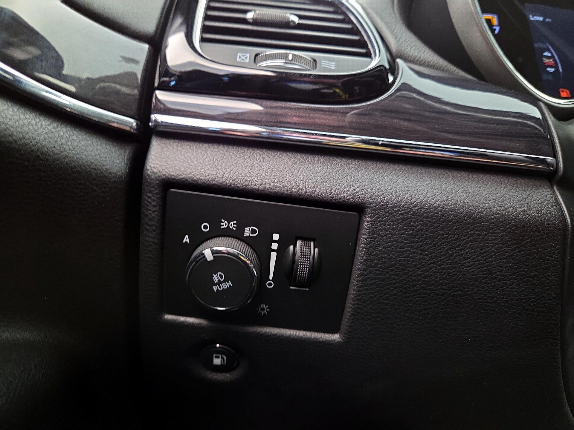 Thumbnail: 2020 Jeep Grand Cherokee - 13
