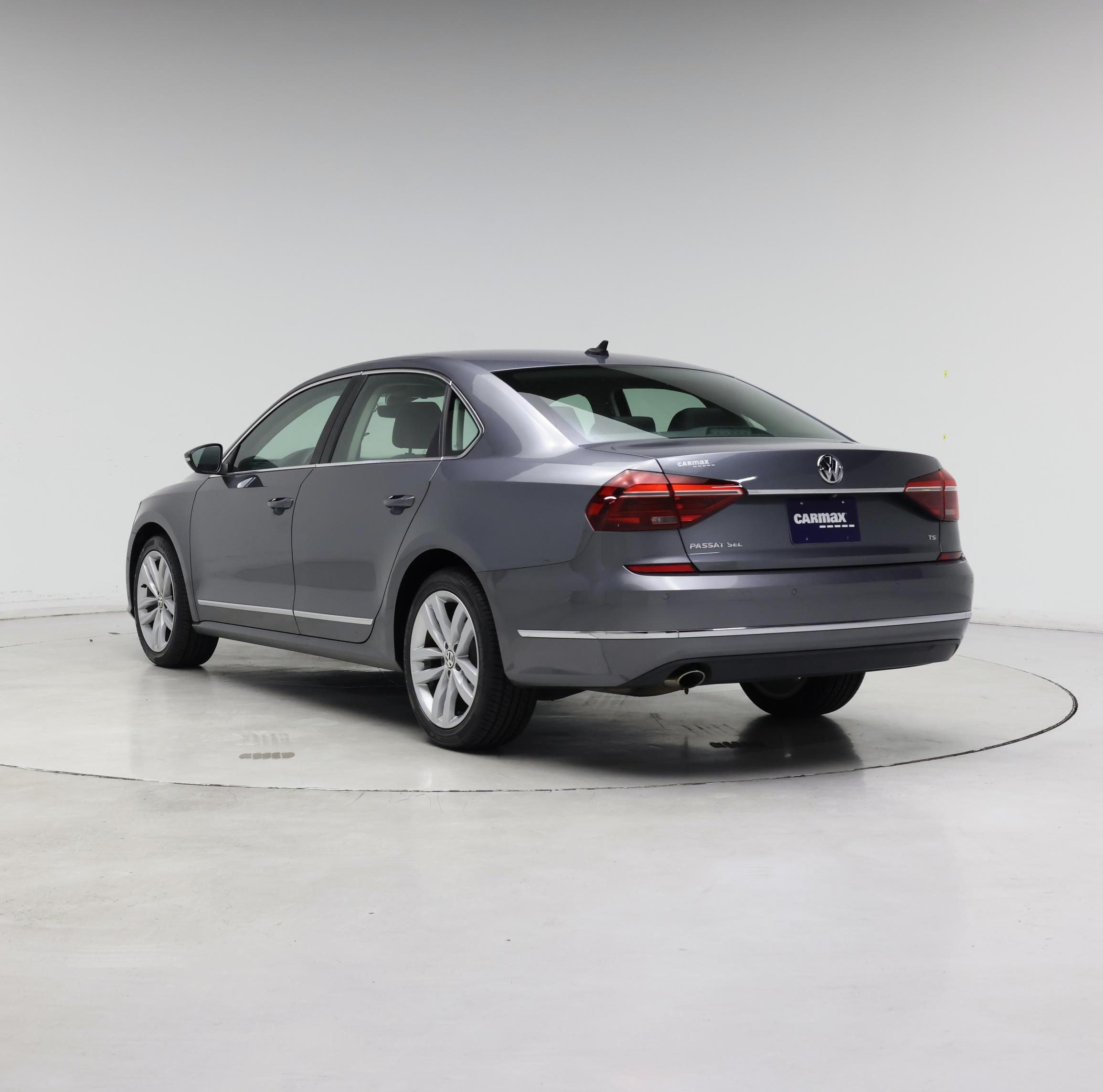 Thumbnail: 2018 Volkswagen Passat - 2