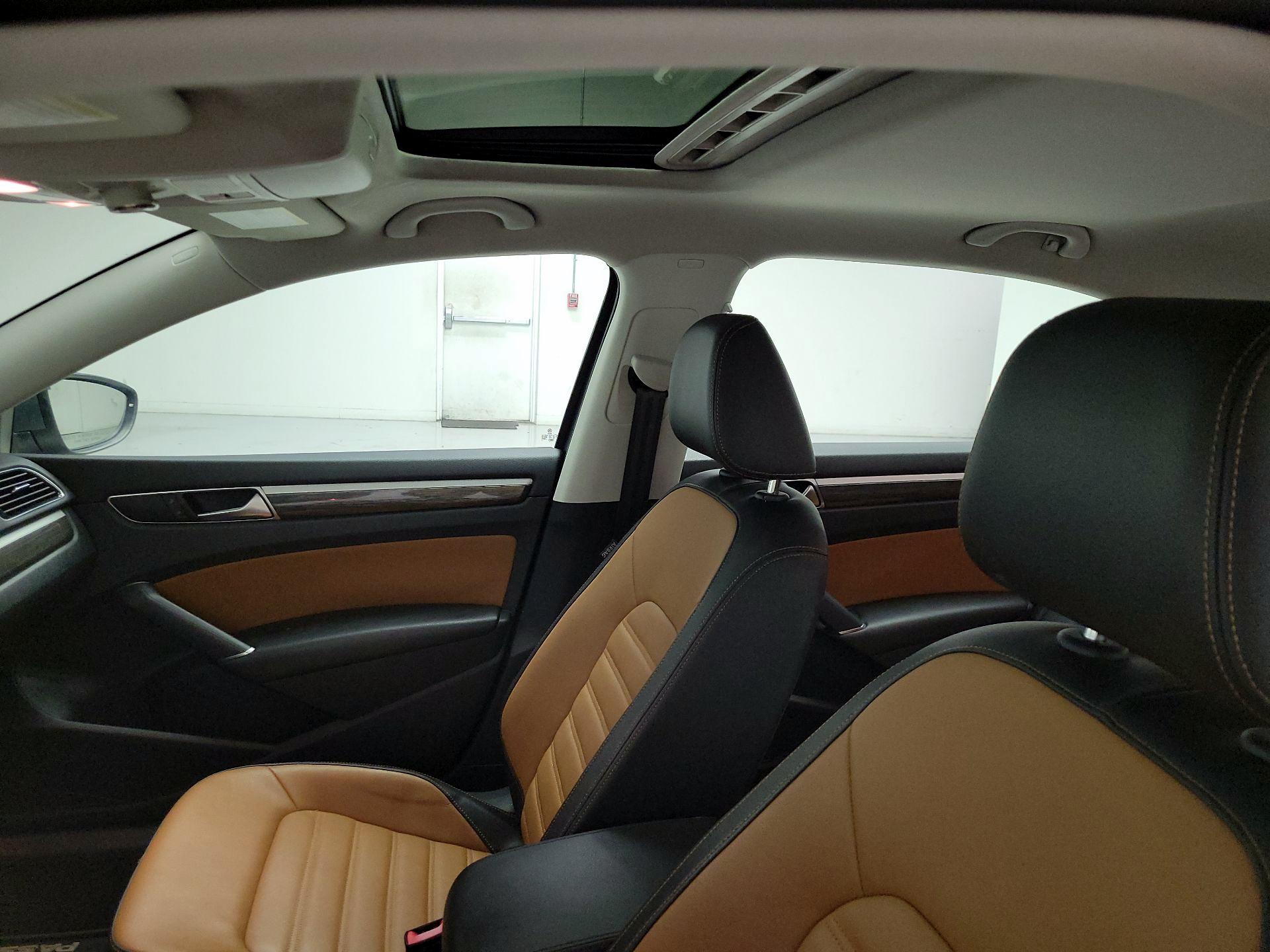 Thumbnail: 2018 Volkswagen Passat - 19