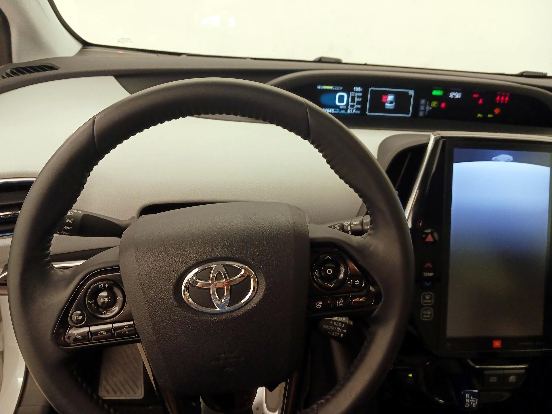 Thumbnail: 2021 Toyota Prius - 10
