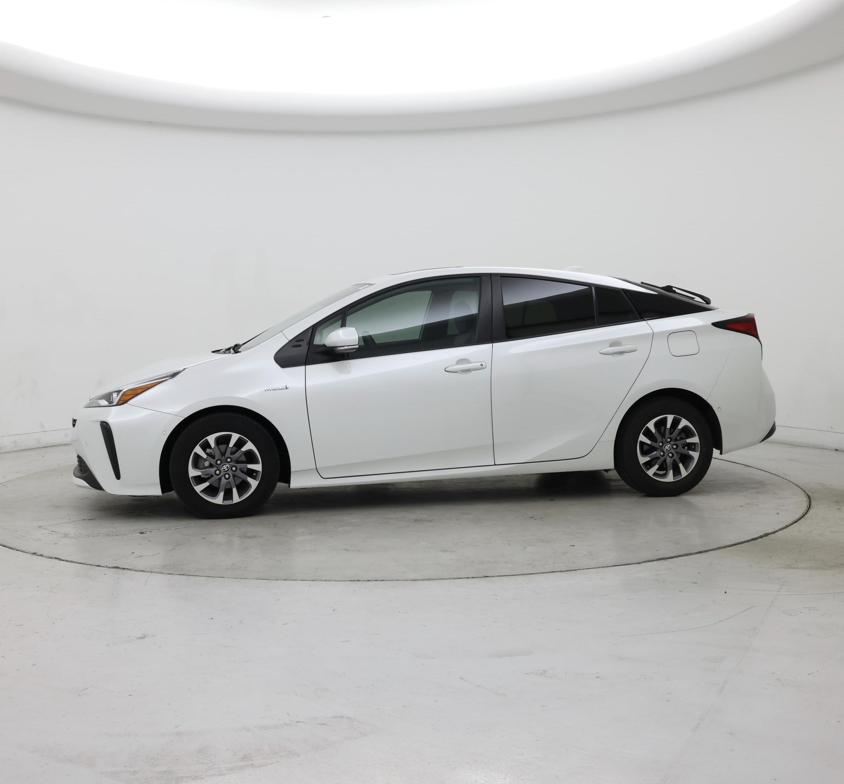 Thumbnail: 2021 Toyota Prius - 3