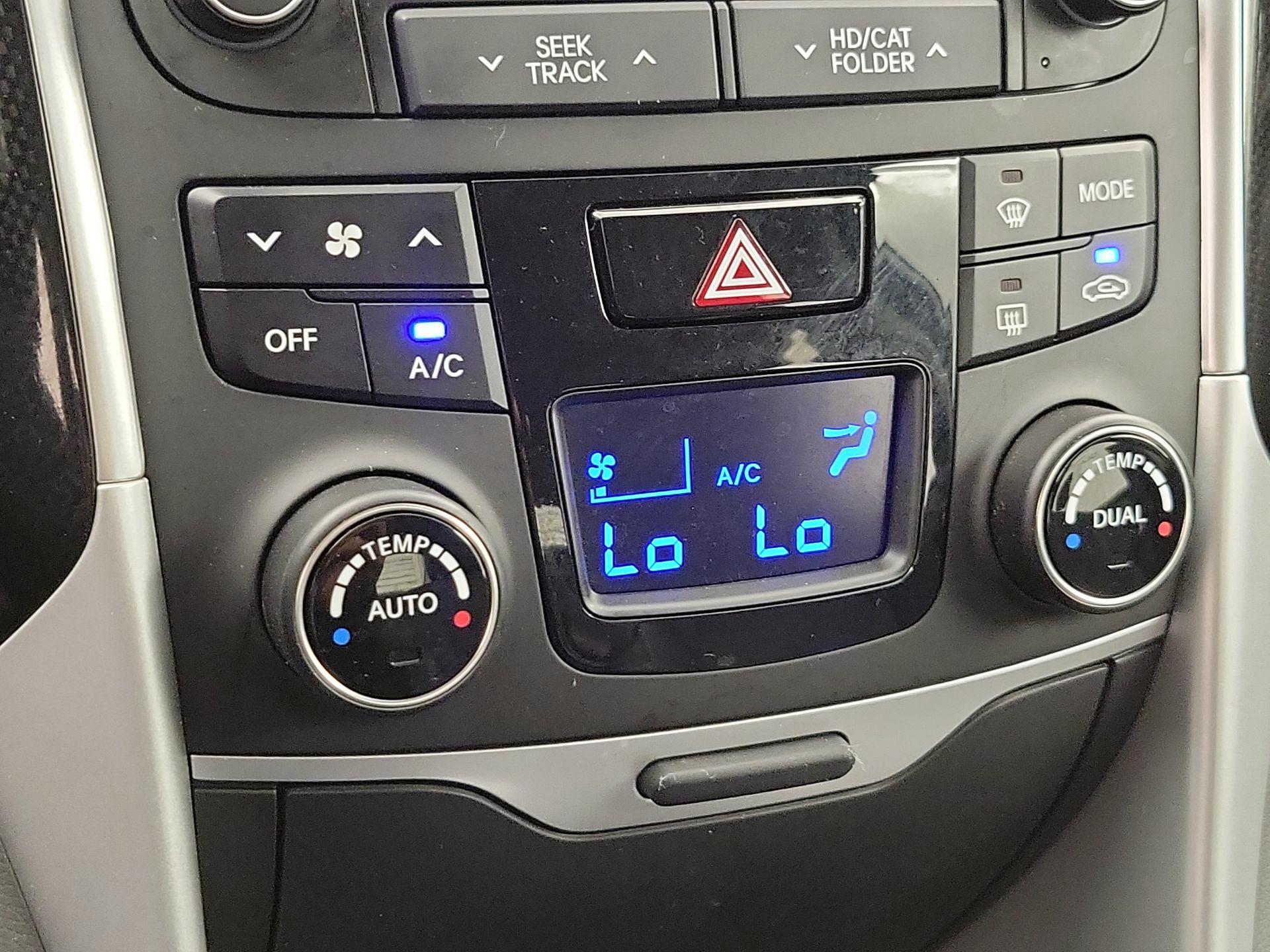 Thumbnail: 2014 Hyundai Sonata - 16