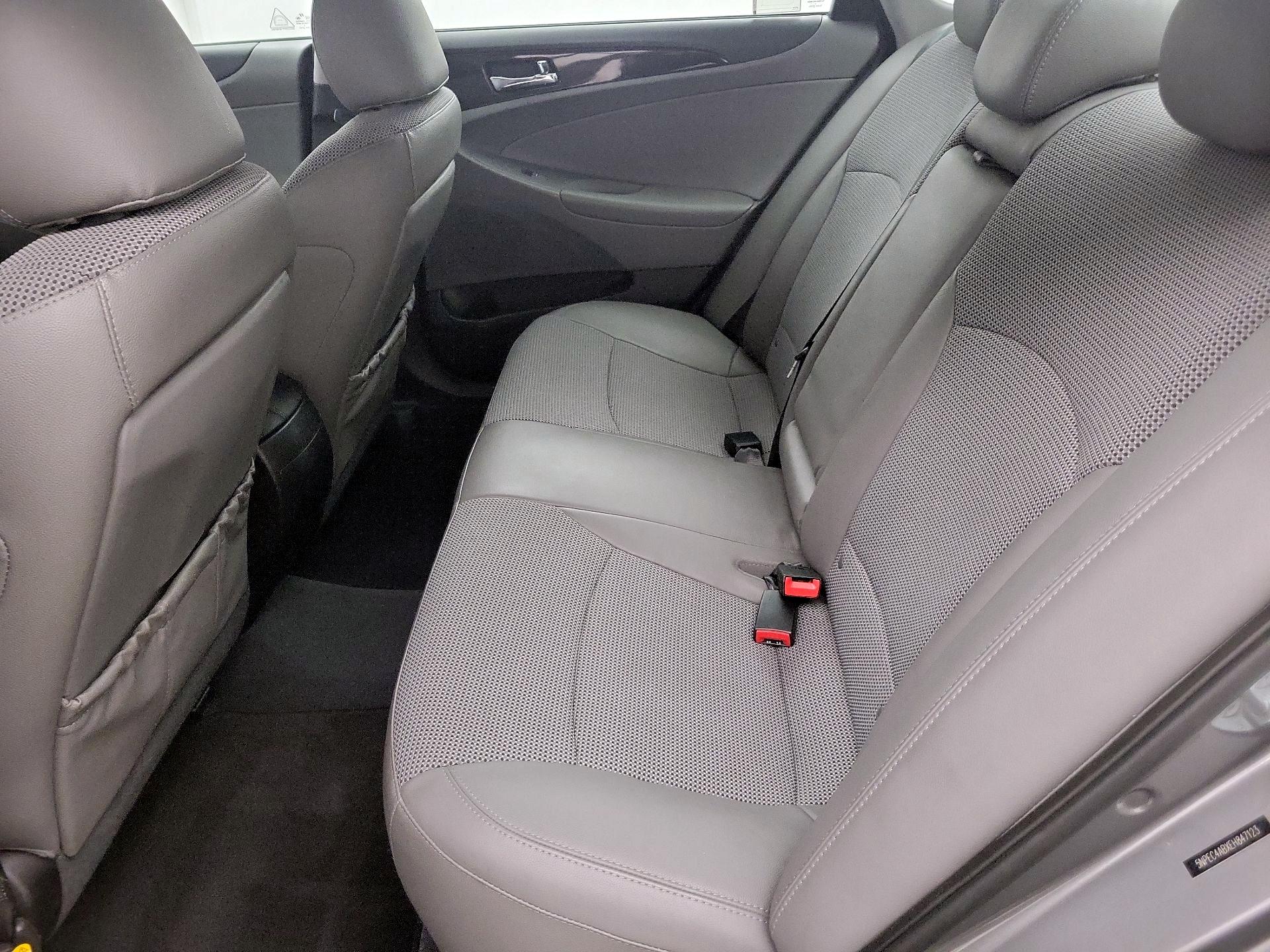 Thumbnail: 2014 Hyundai Sonata - 19
