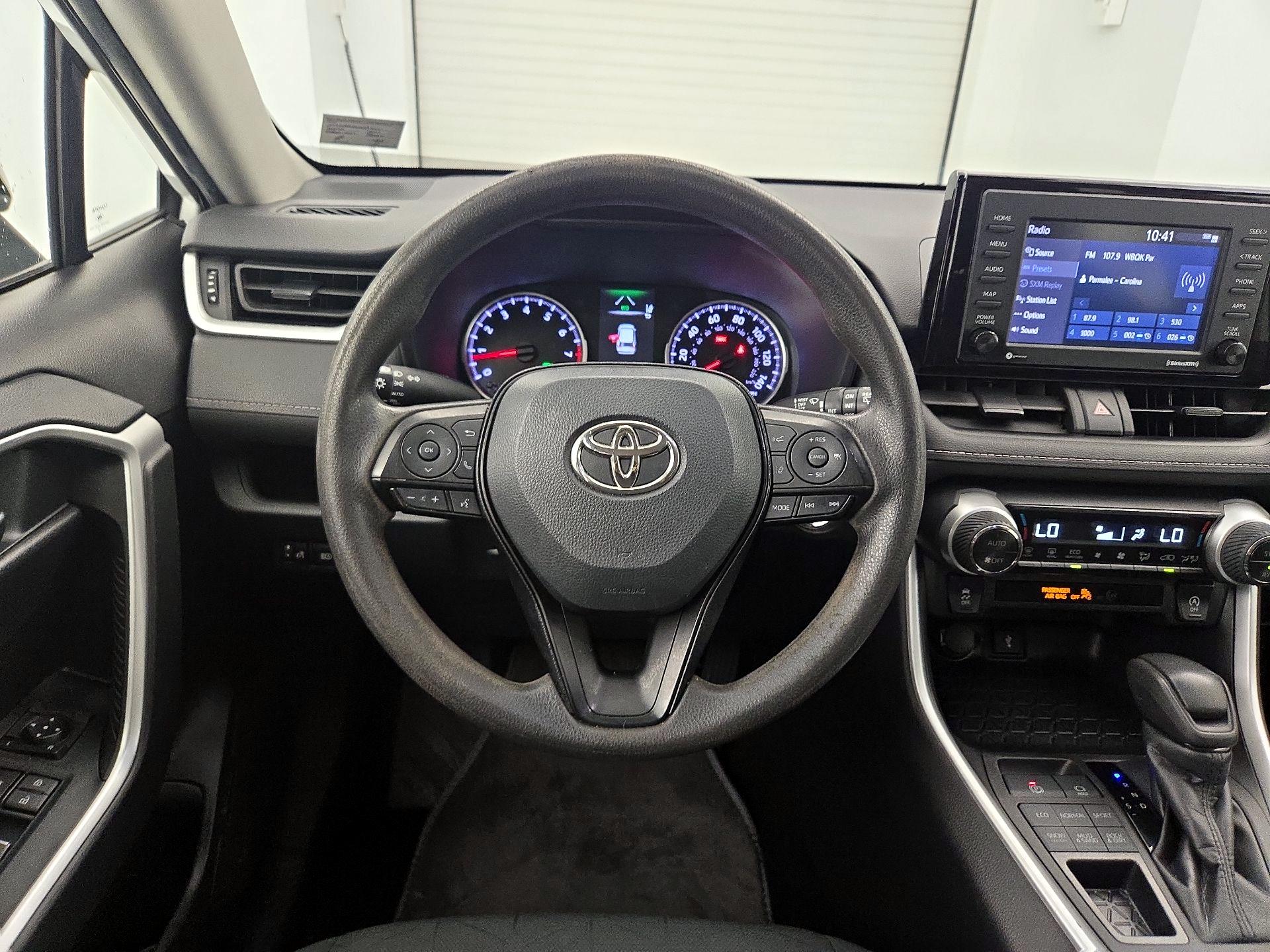 Thumbnail: 2022 Toyota RAV4 - 10