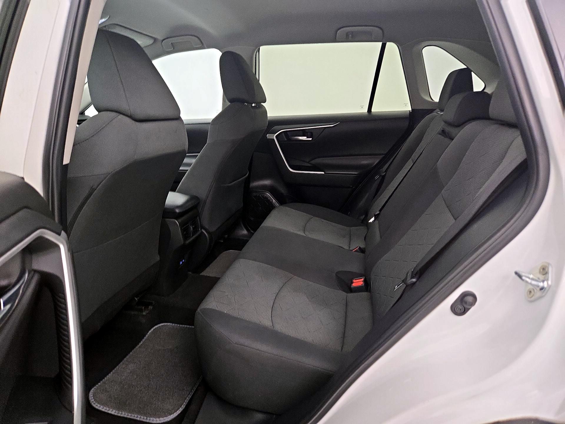 Thumbnail: 2022 Toyota RAV4 - 19