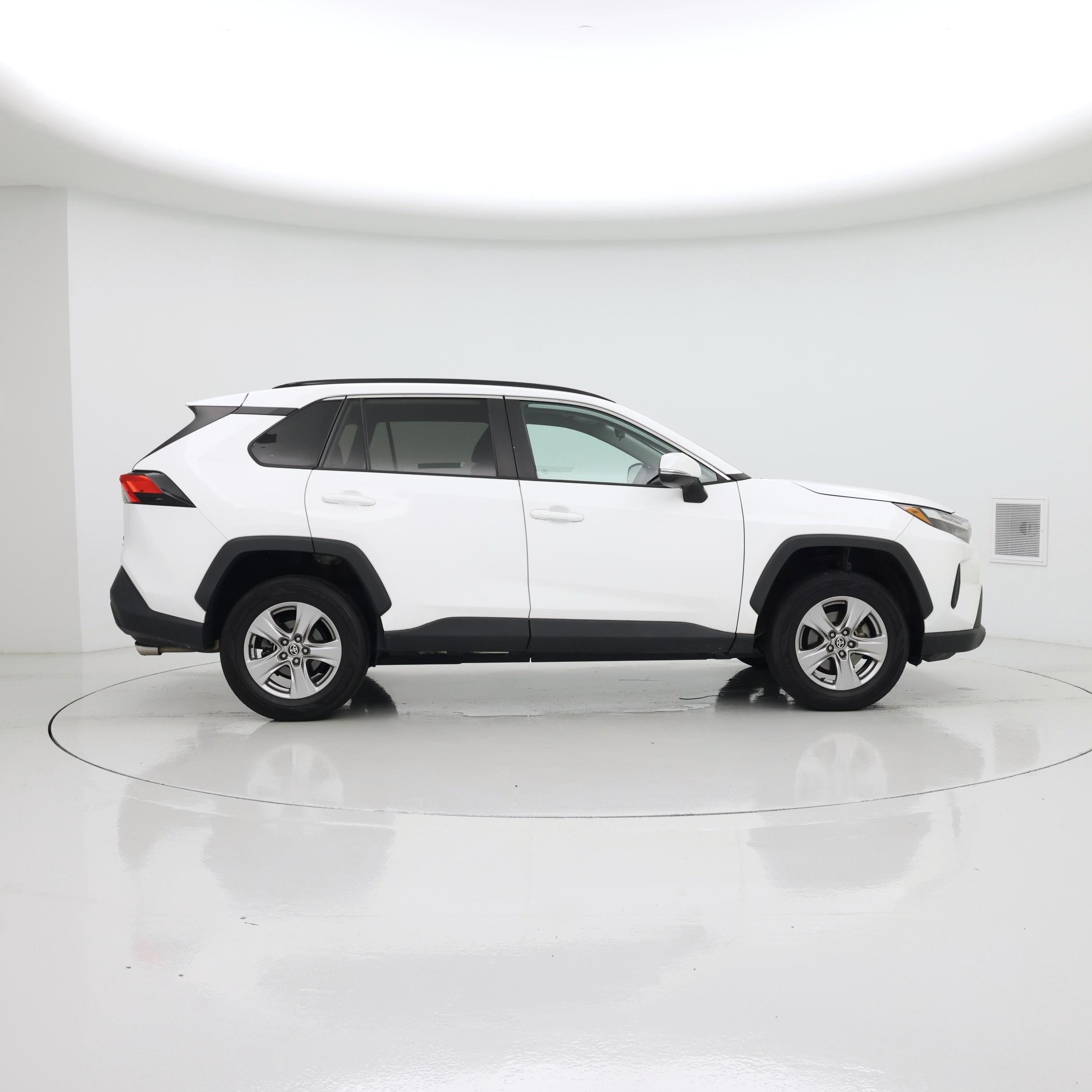 Thumbnail: 2022 Toyota RAV4 - 7