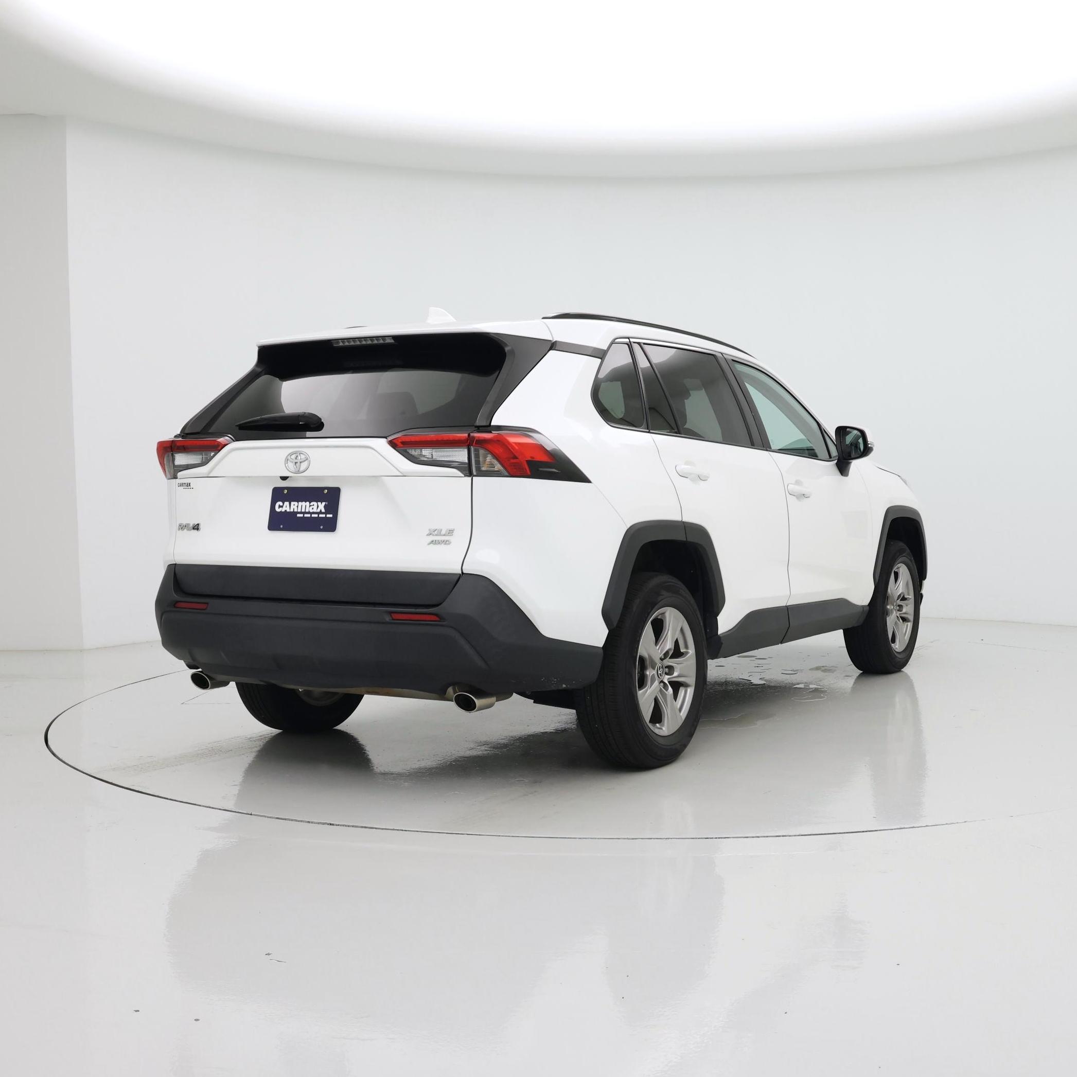 Thumbnail: 2022 Toyota RAV4 - 8