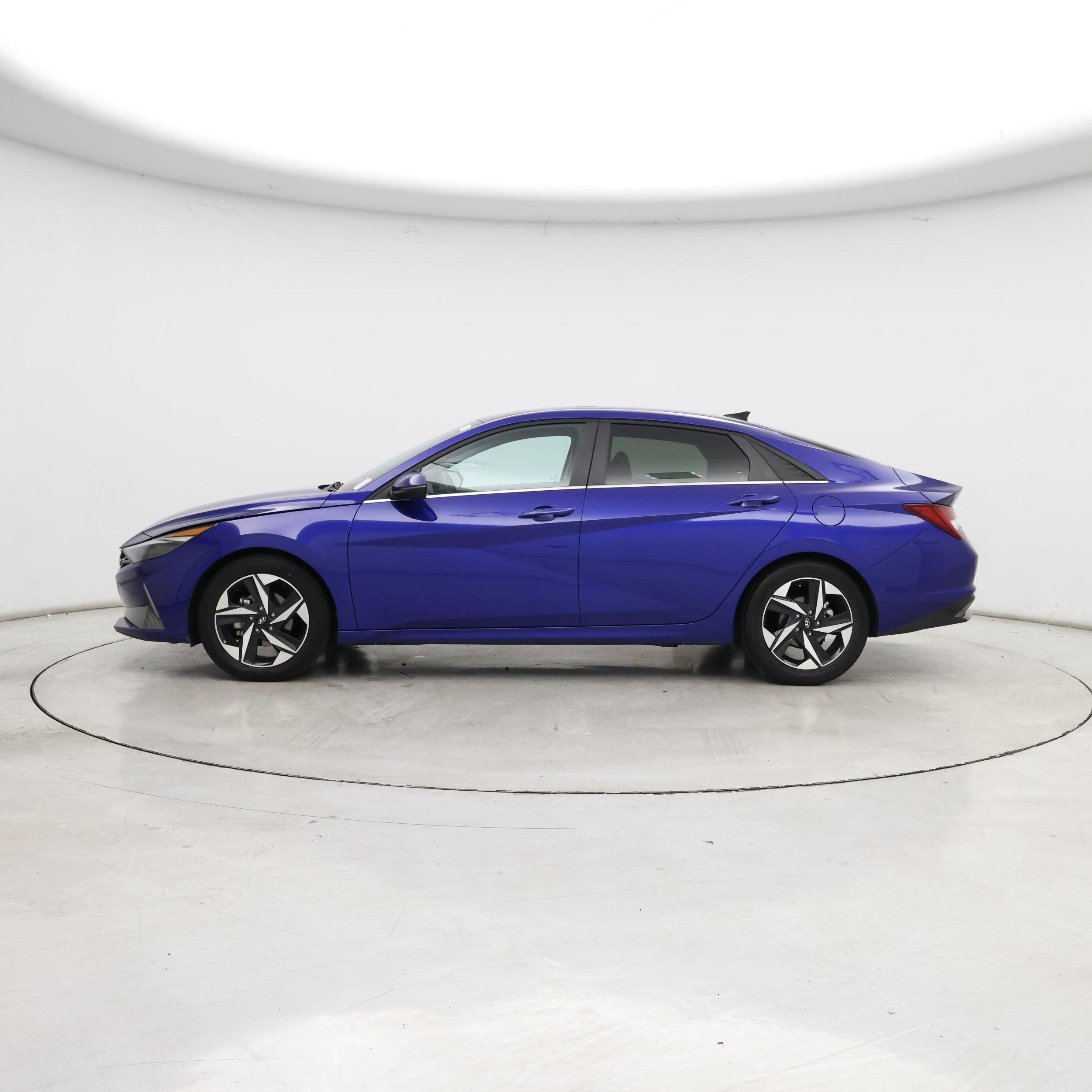 Thumbnail: 2023 Hyundai Elantra - 3