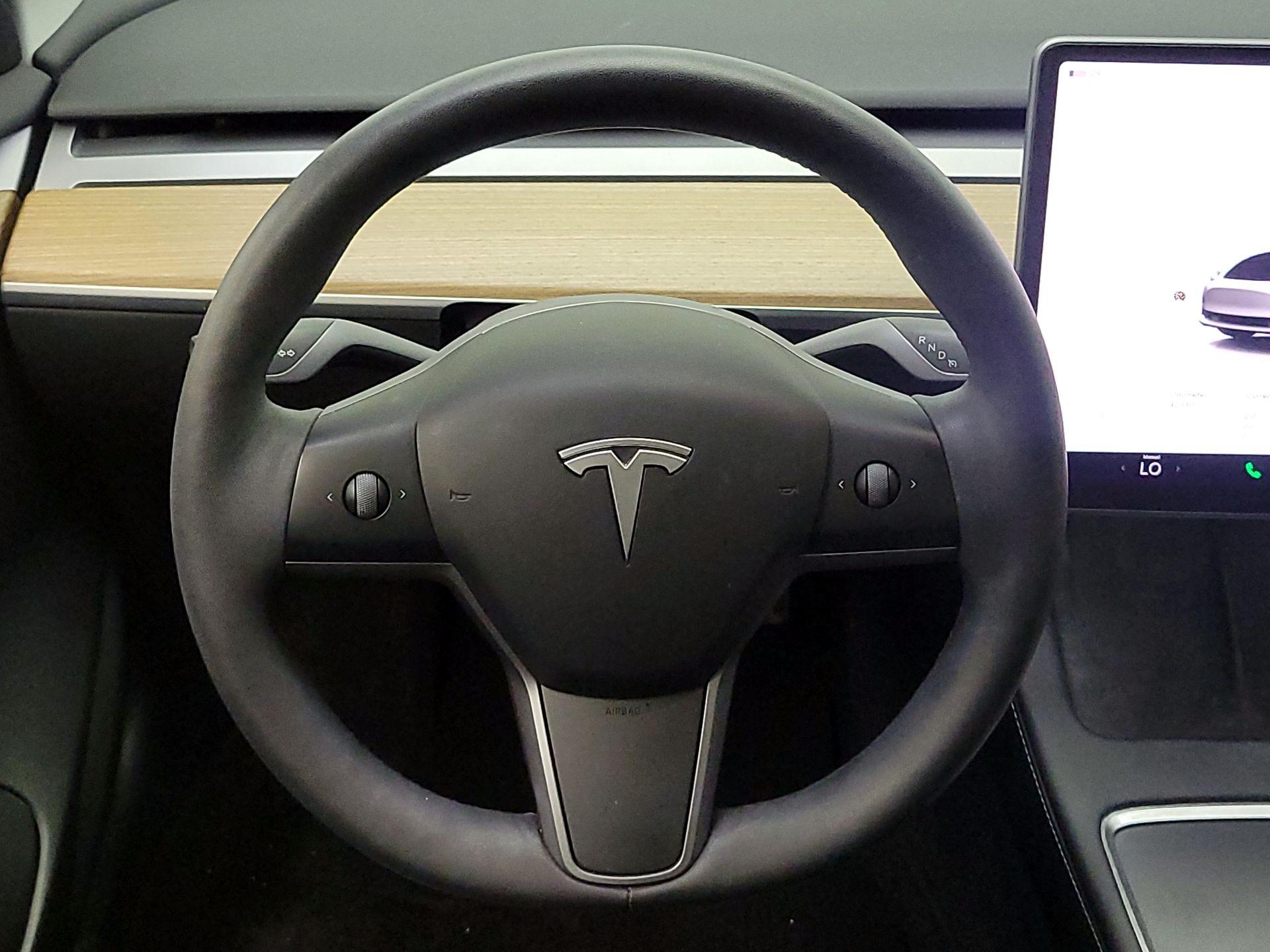 Thumbnail: 2023 Tesla Model 3 - 10