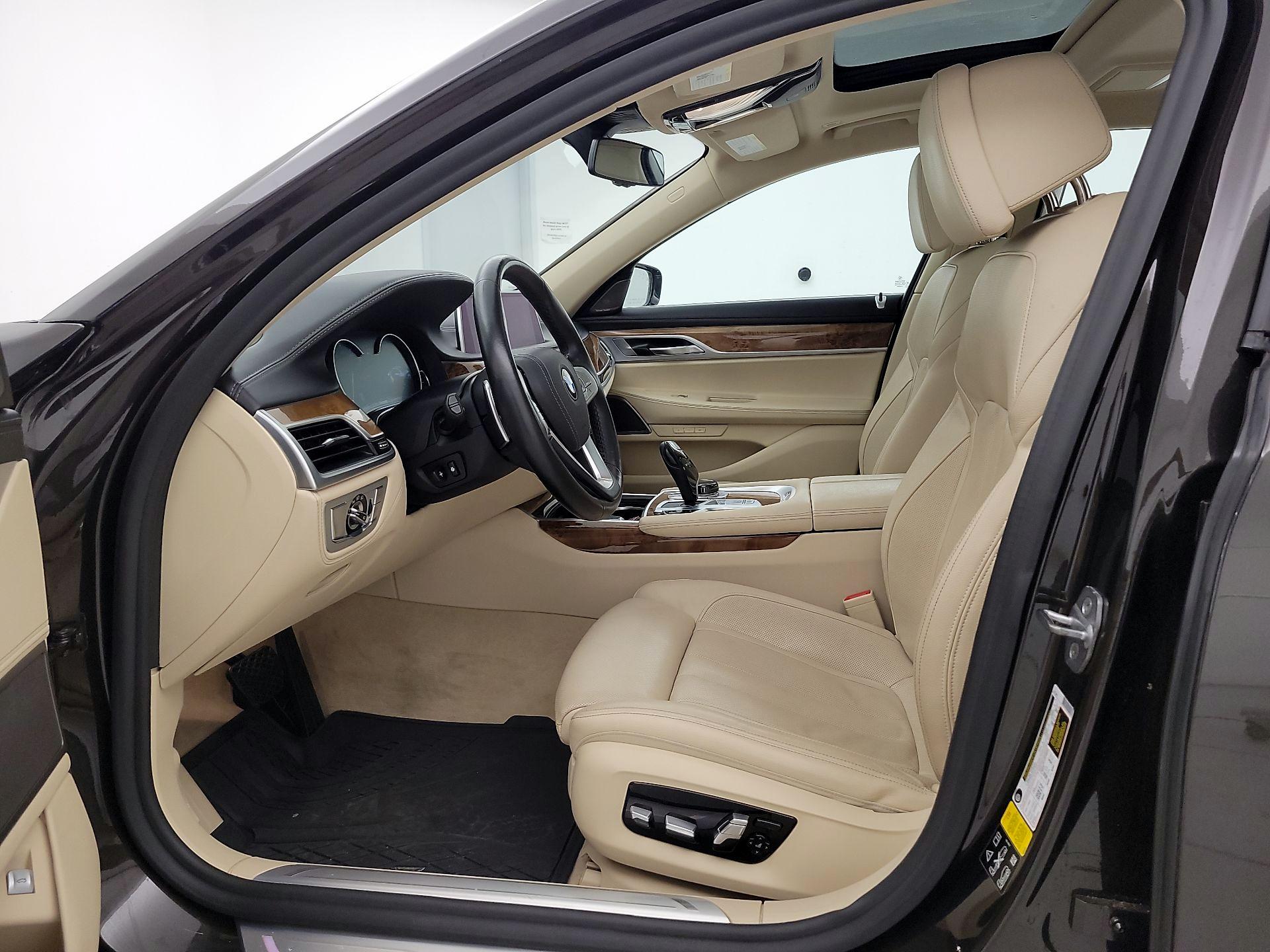 Thumbnail: 2019 BMW 7 Series - 11