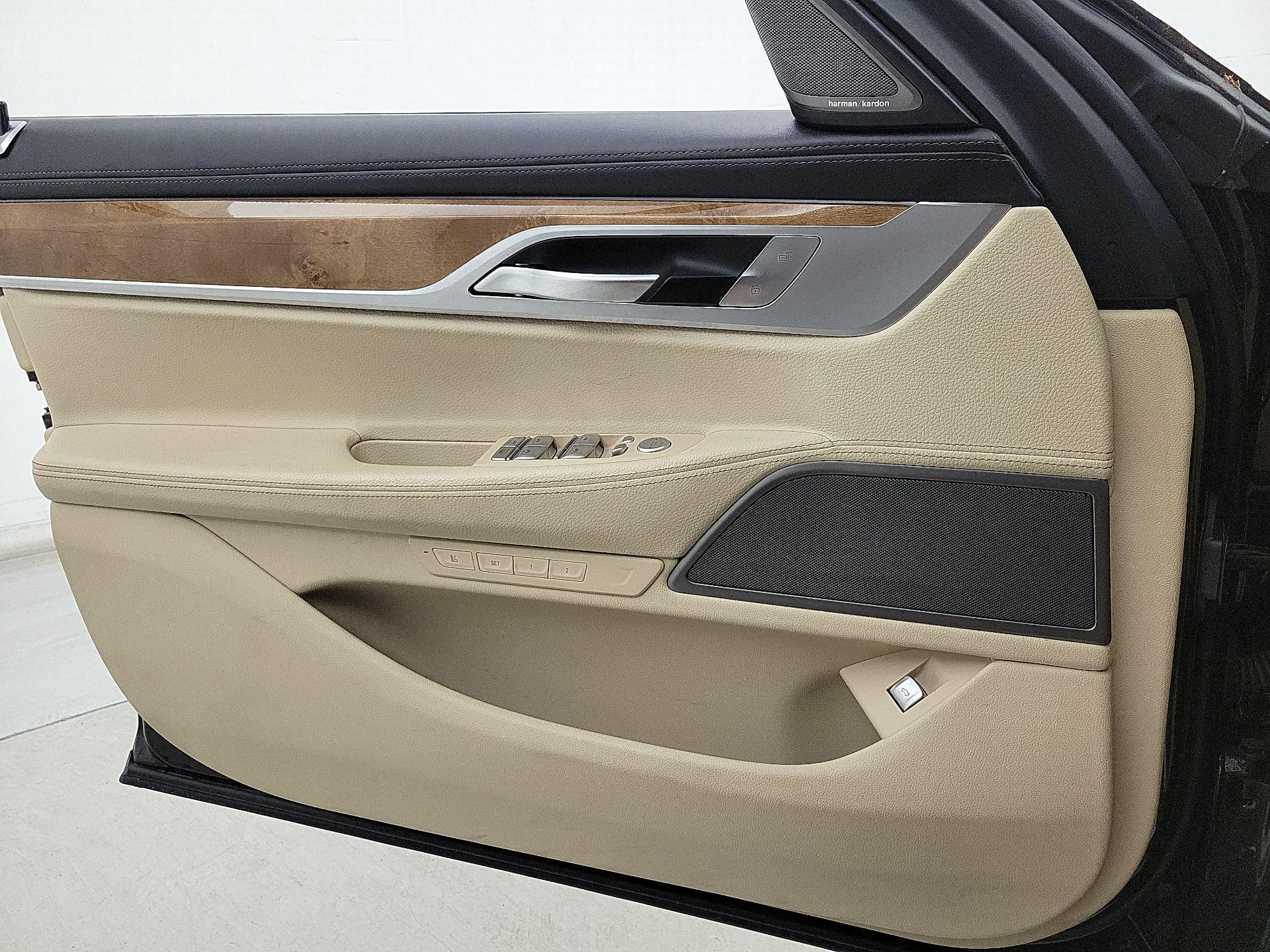 Thumbnail: 2019 BMW 7 Series - 12