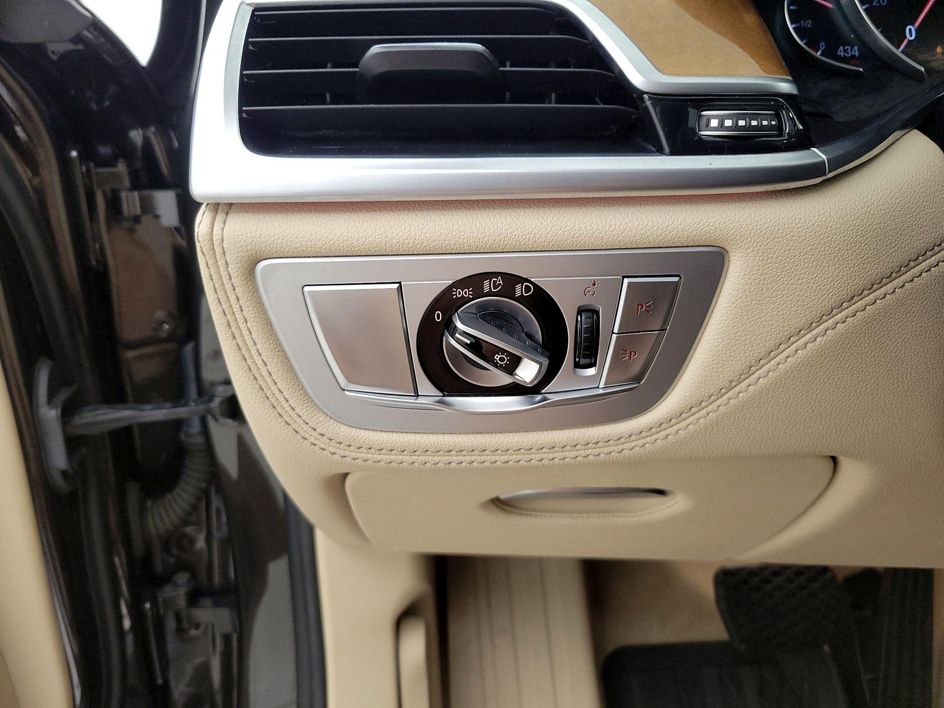 Thumbnail: 2019 BMW 7 Series - 13
