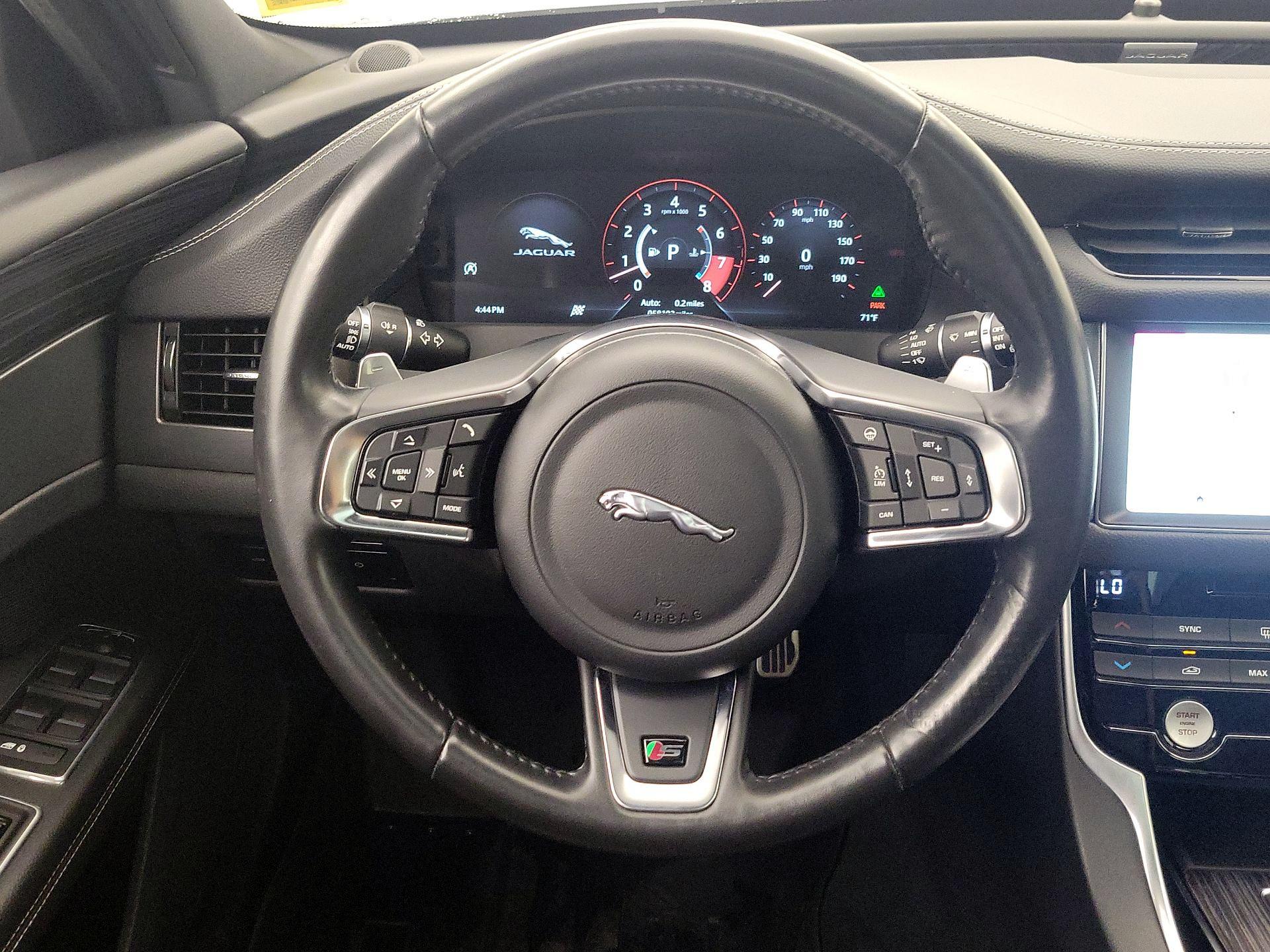 Thumbnail: 2018 Jaguar XF - 10