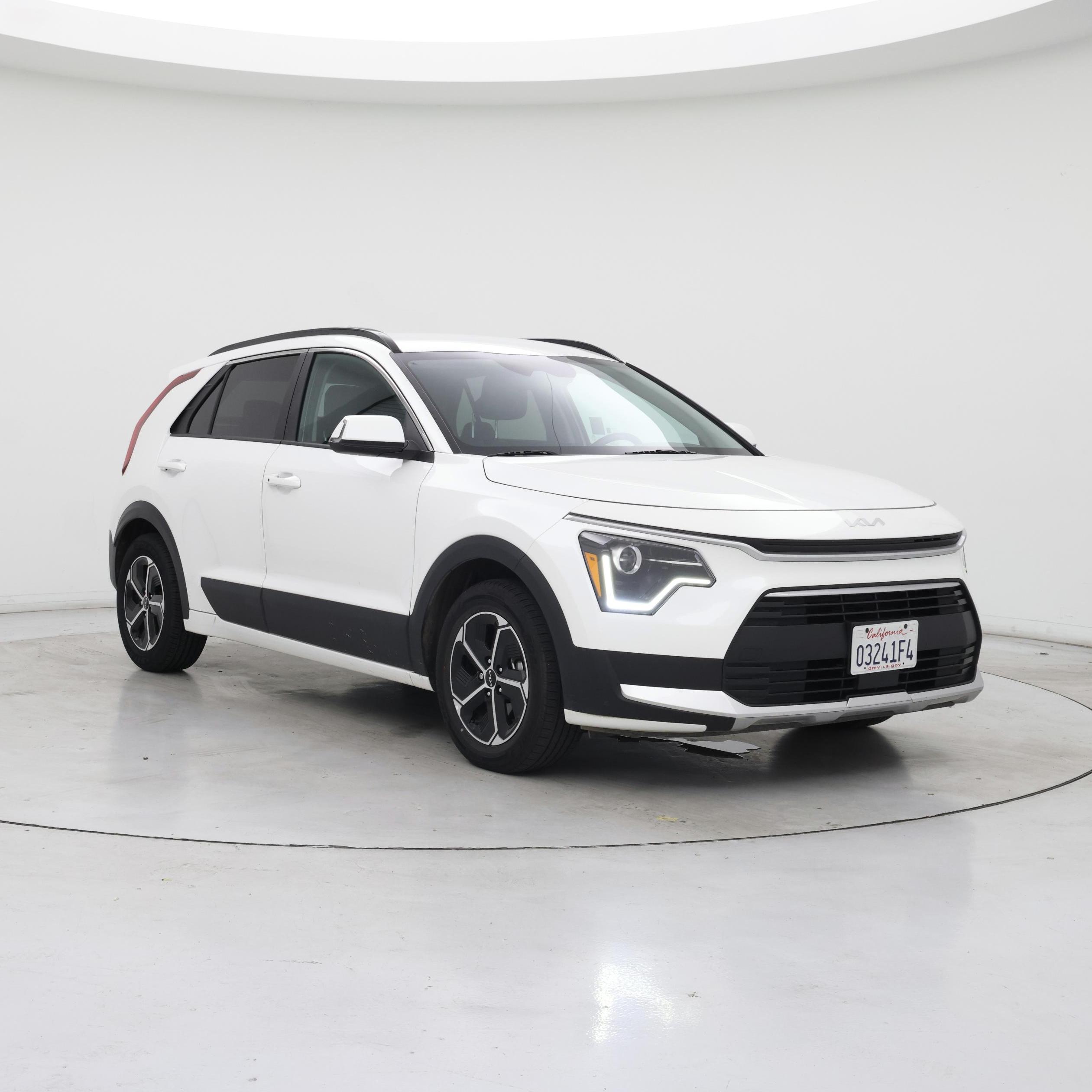 White 2025 Kia Niro SUV / Crossover Front-Wheel Drive Automatic