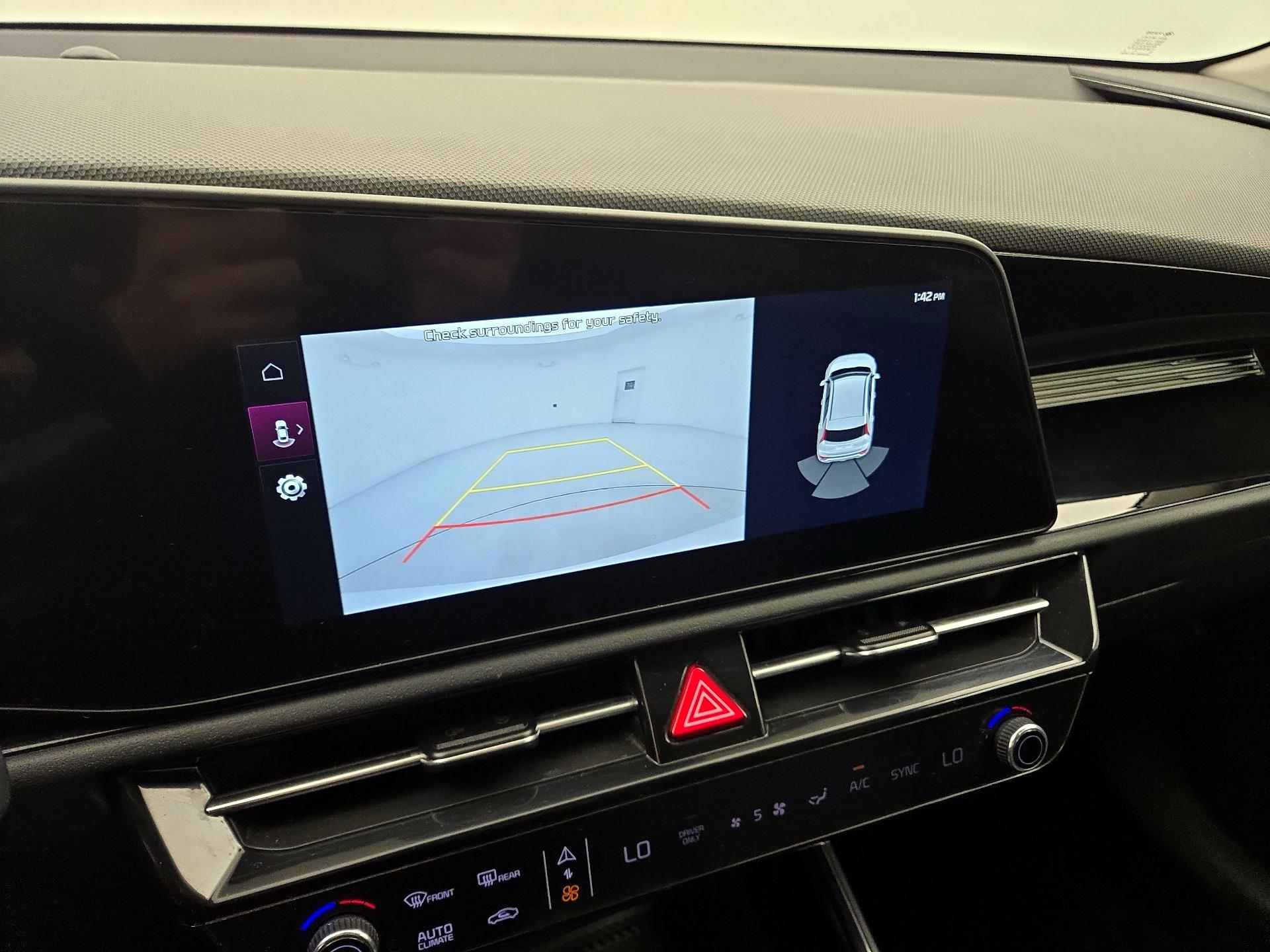 Thumbnail: 2025 Kia Niro - 14