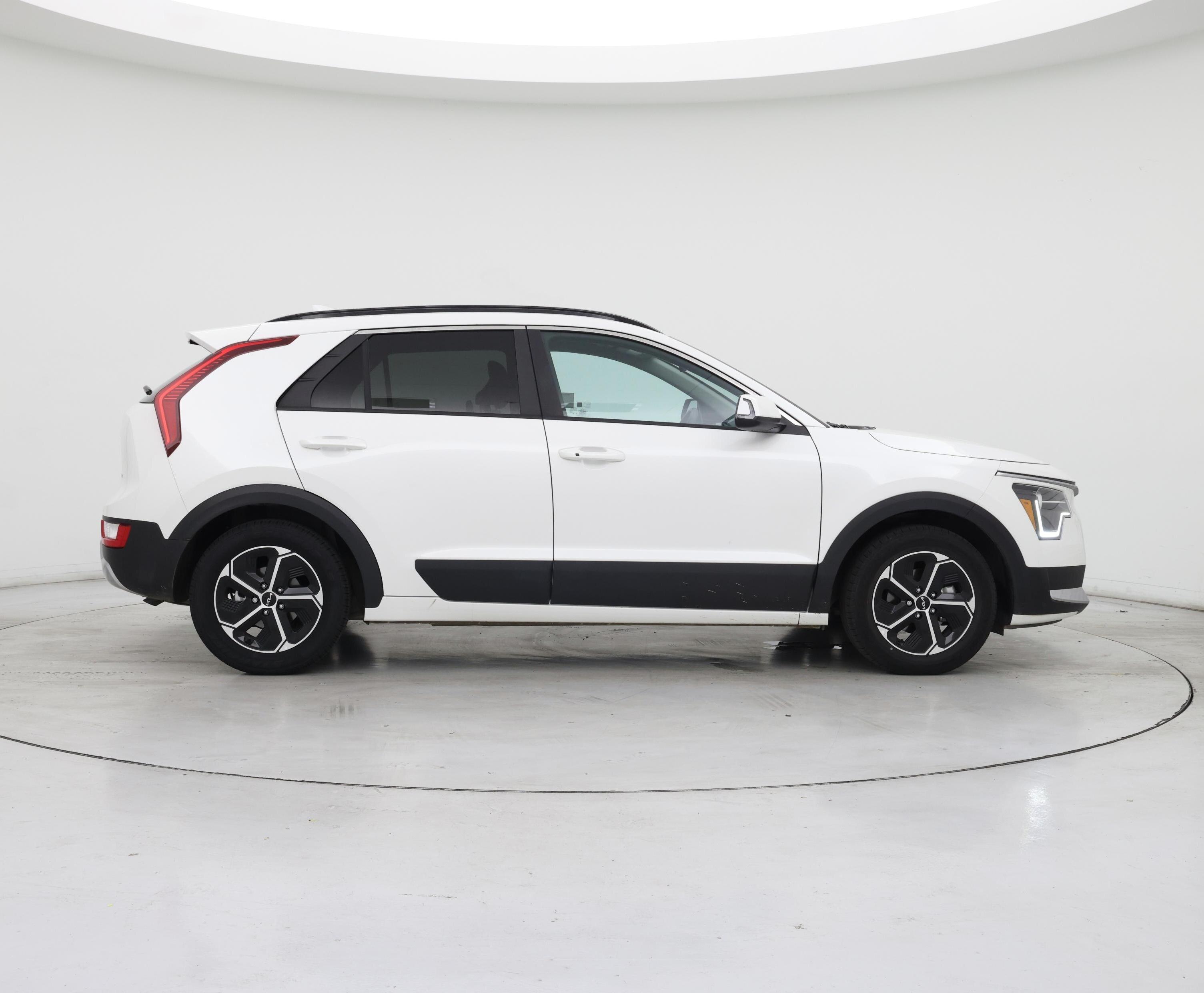 Thumbnail: 2025 Kia Niro - 7