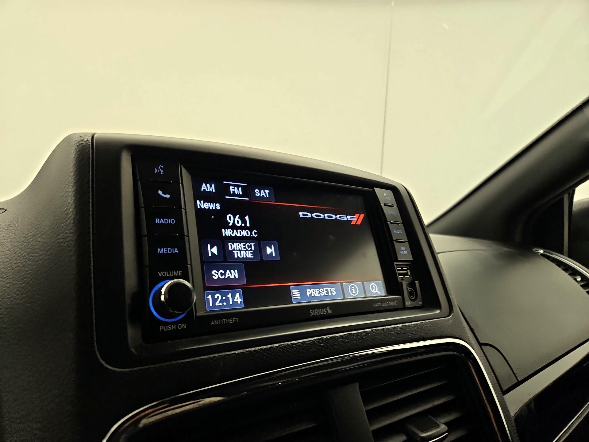 Thumbnail: 2019 Dodge Grand Caravan - 15