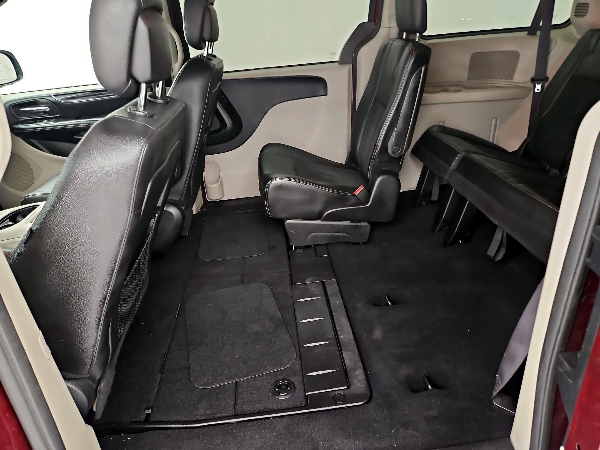 Thumbnail: 2019 Dodge Grand Caravan - 18