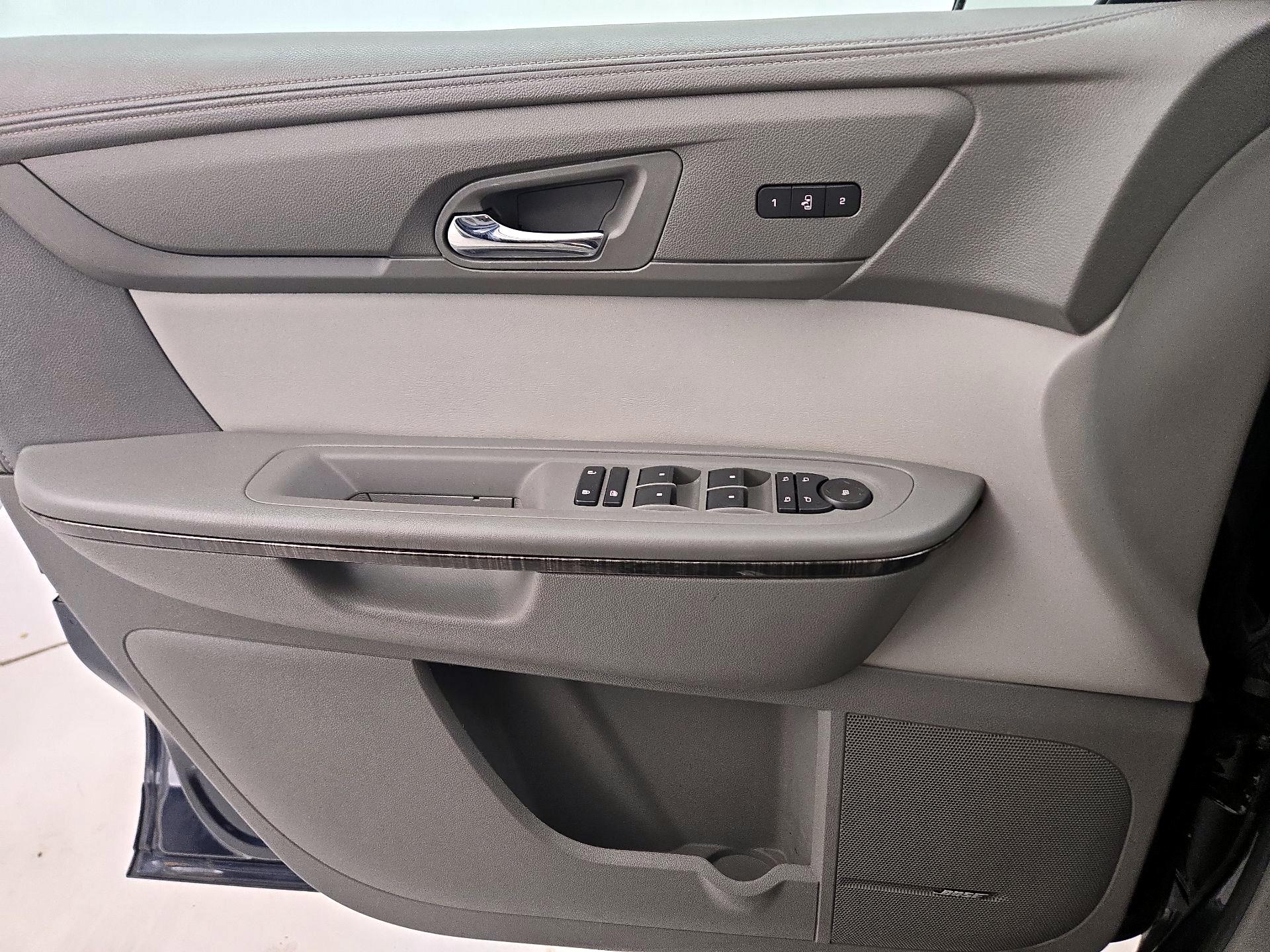 Thumbnail: 2016 GMC Acadia - 12