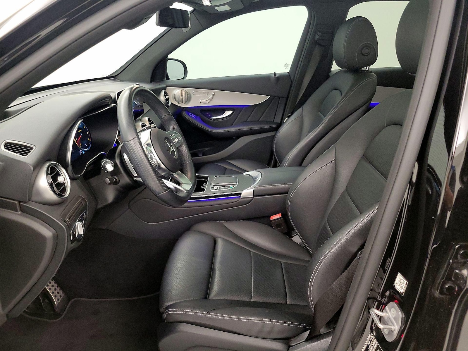 2021 Mercedes-Benz GLC GLC300 - Photo 12