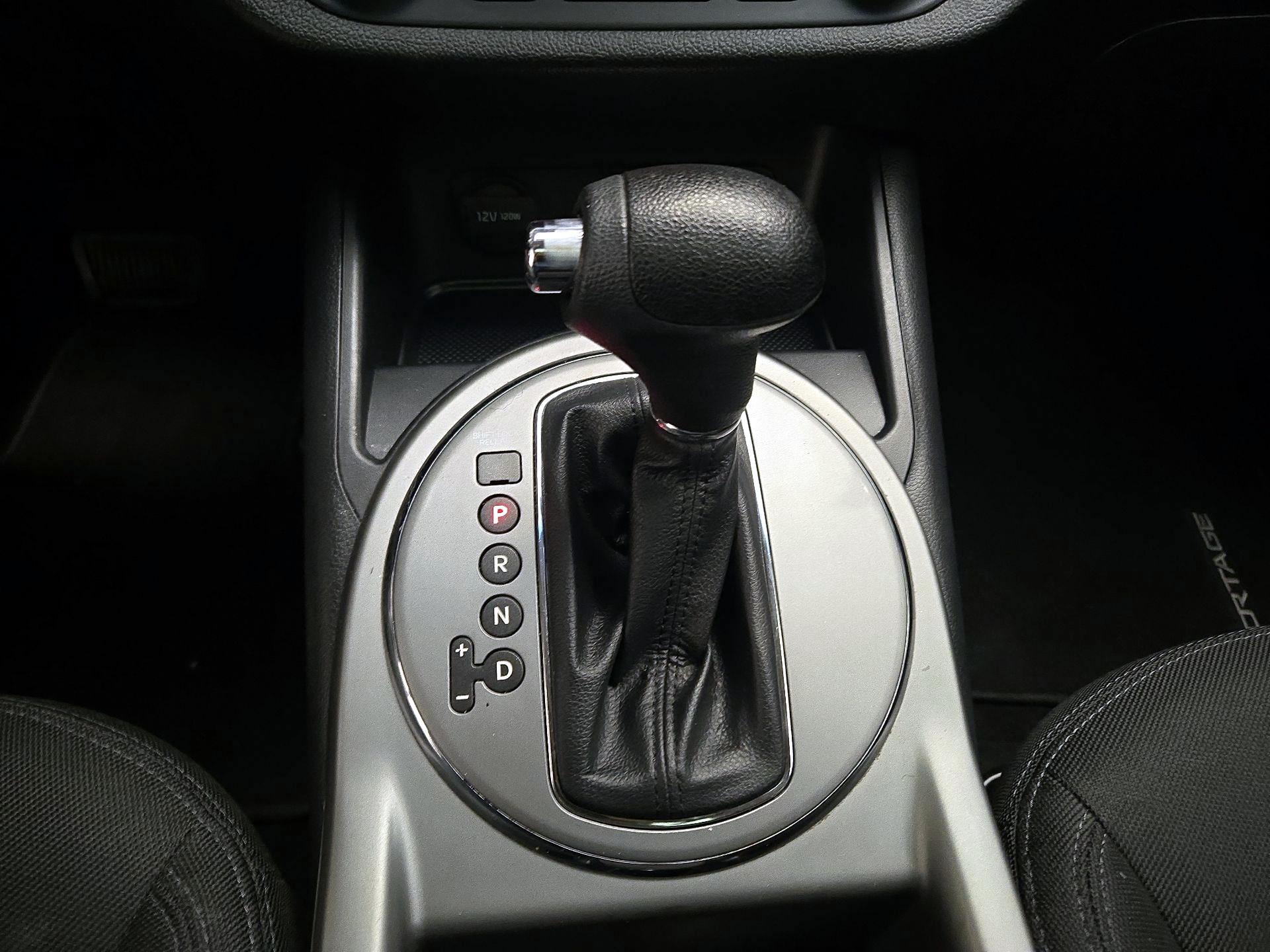 Thumbnail: 2016 Kia Sportage - 16