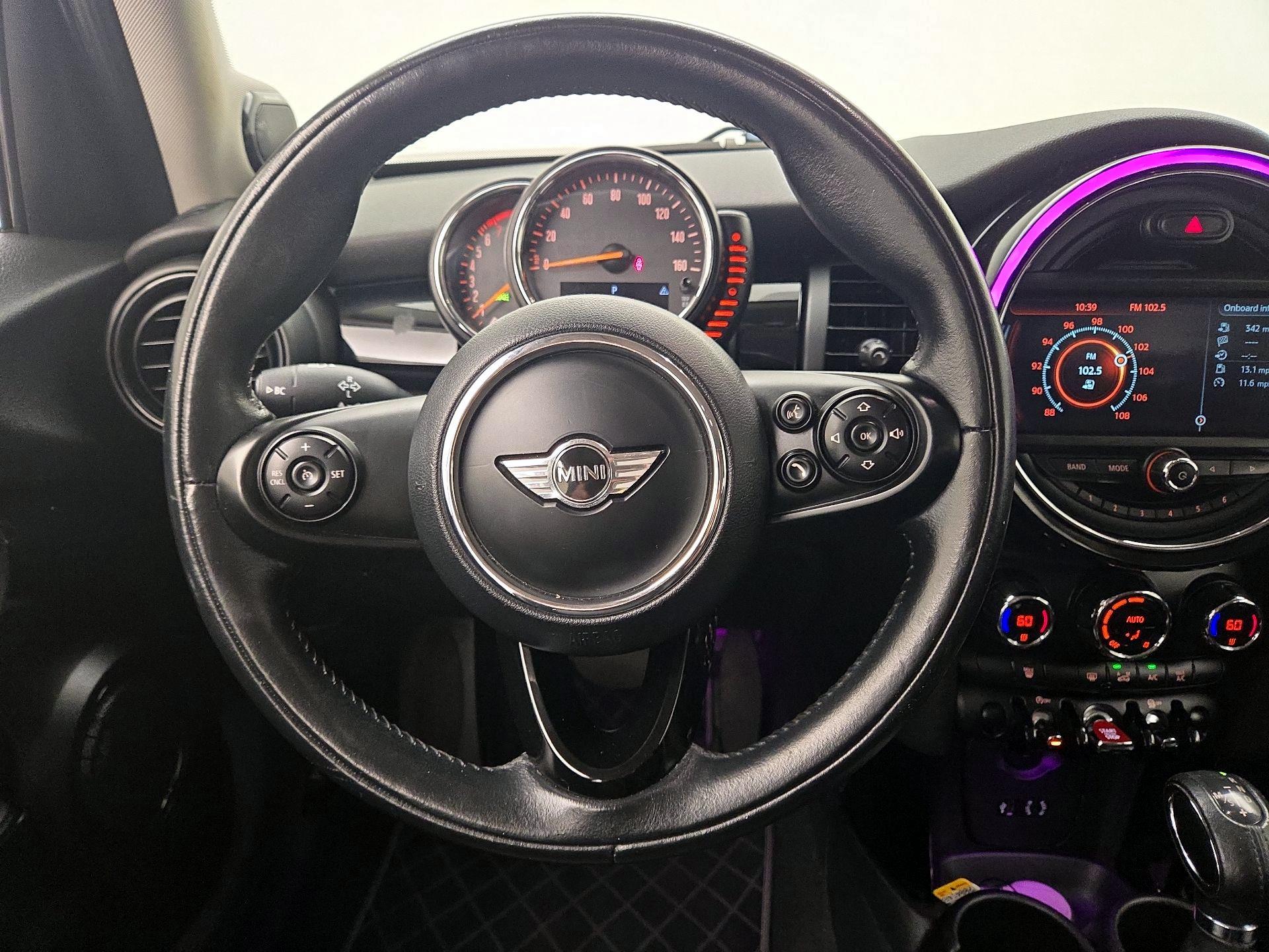 Thumbnail: 2016 MINI Cooper Hardtop - 10