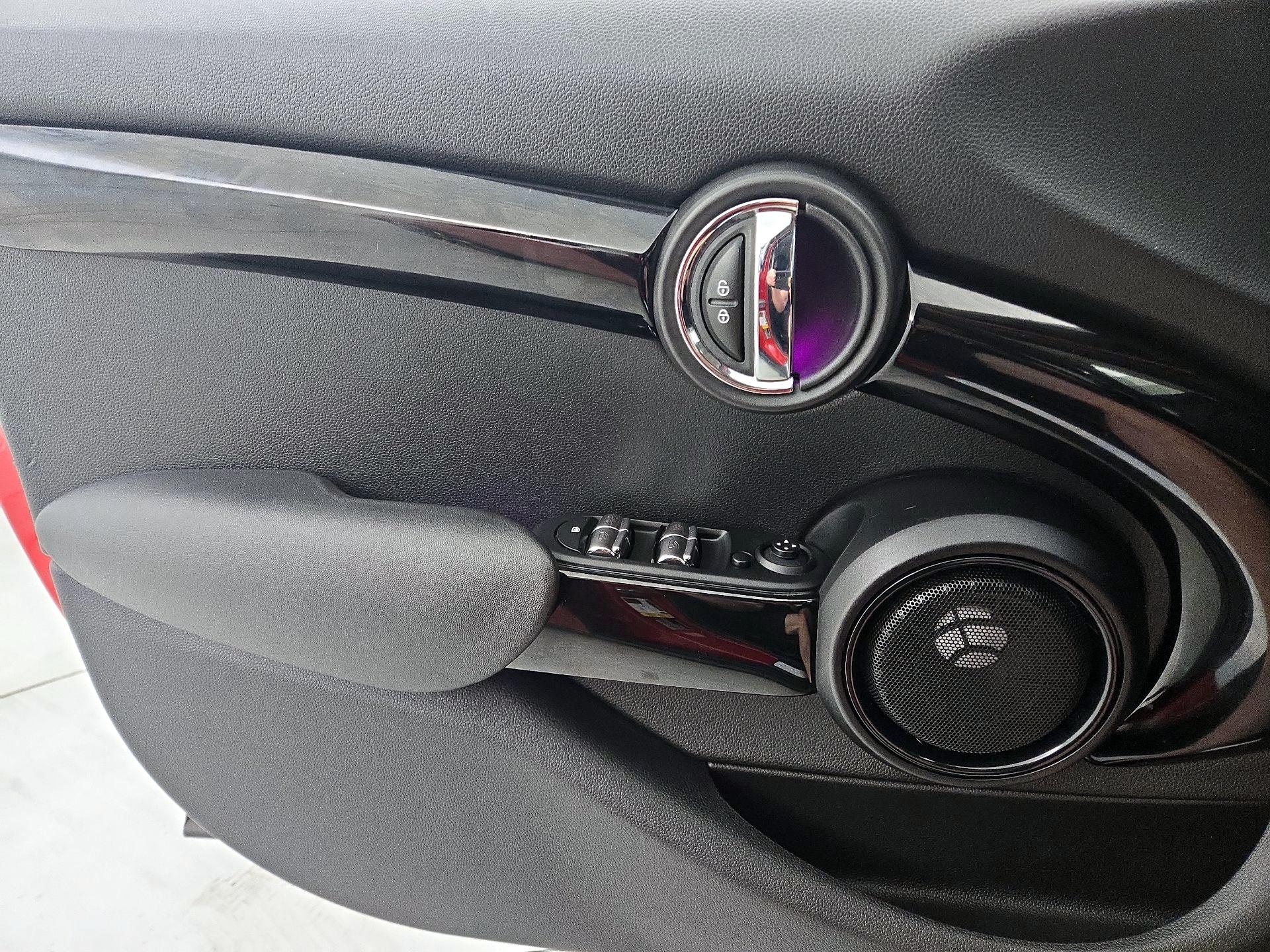 Thumbnail: 2016 MINI Cooper Hardtop - 12
