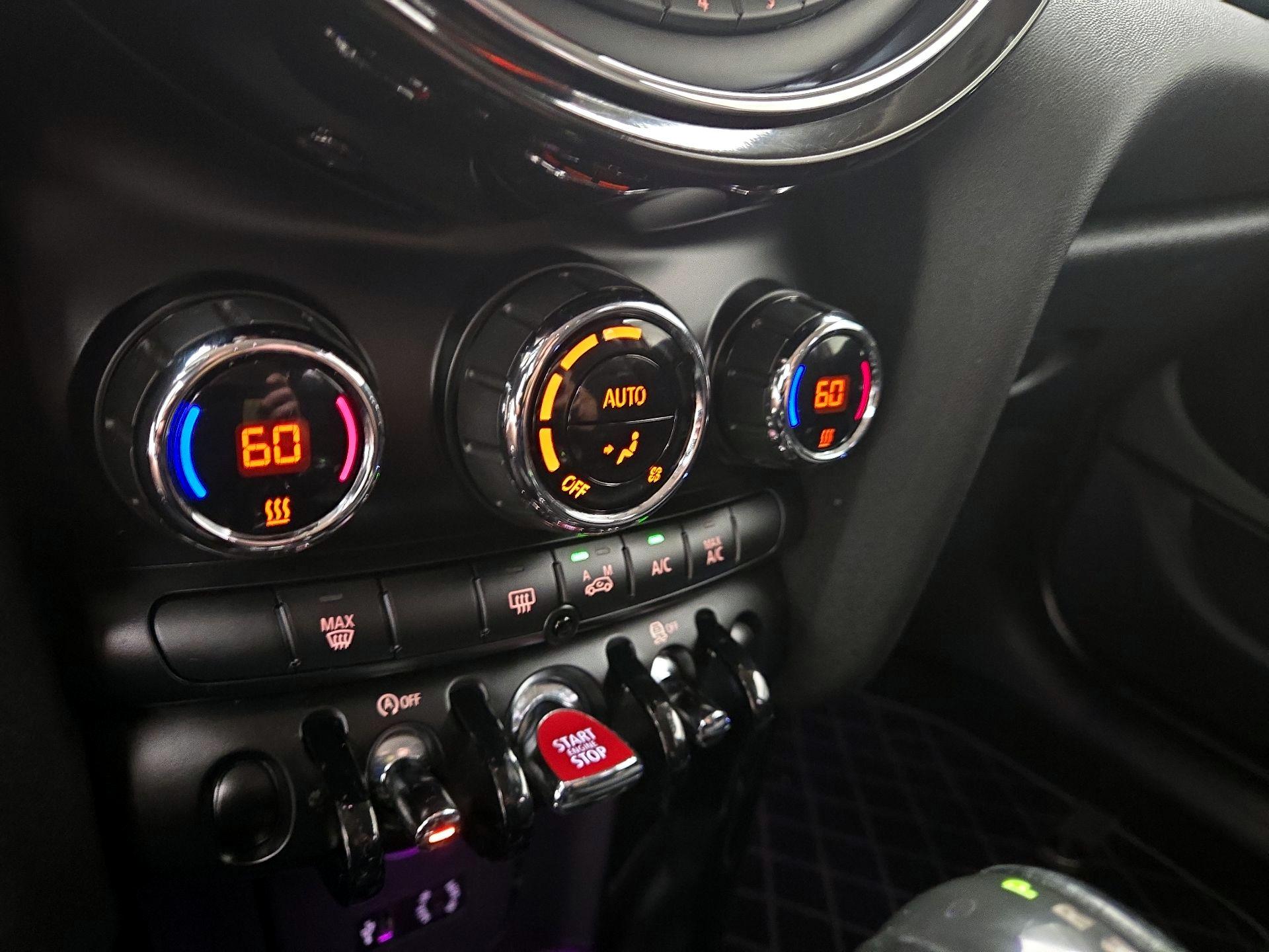 Thumbnail: 2016 MINI Cooper Hardtop - 16
