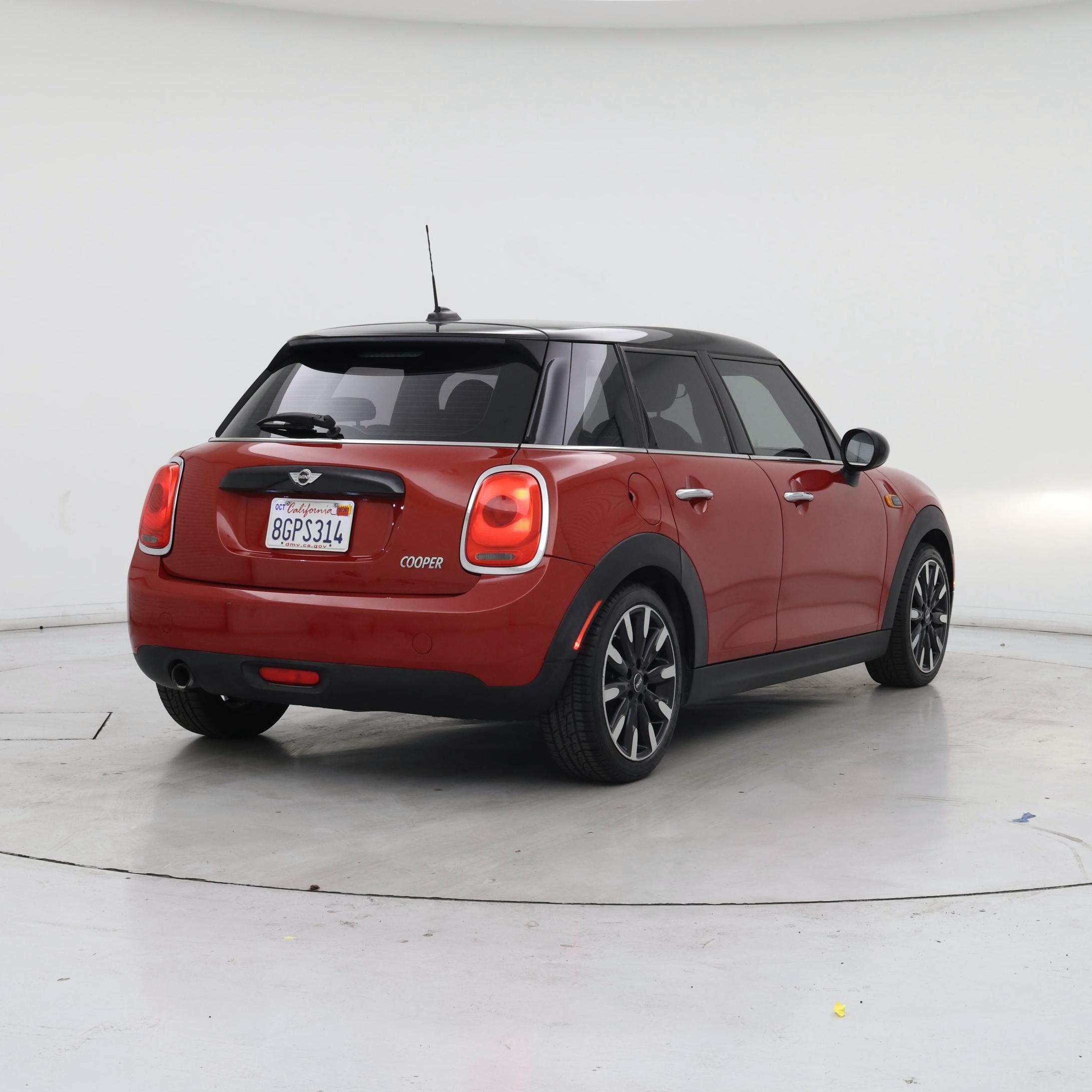 Thumbnail: 2016 MINI Cooper Hardtop - 8