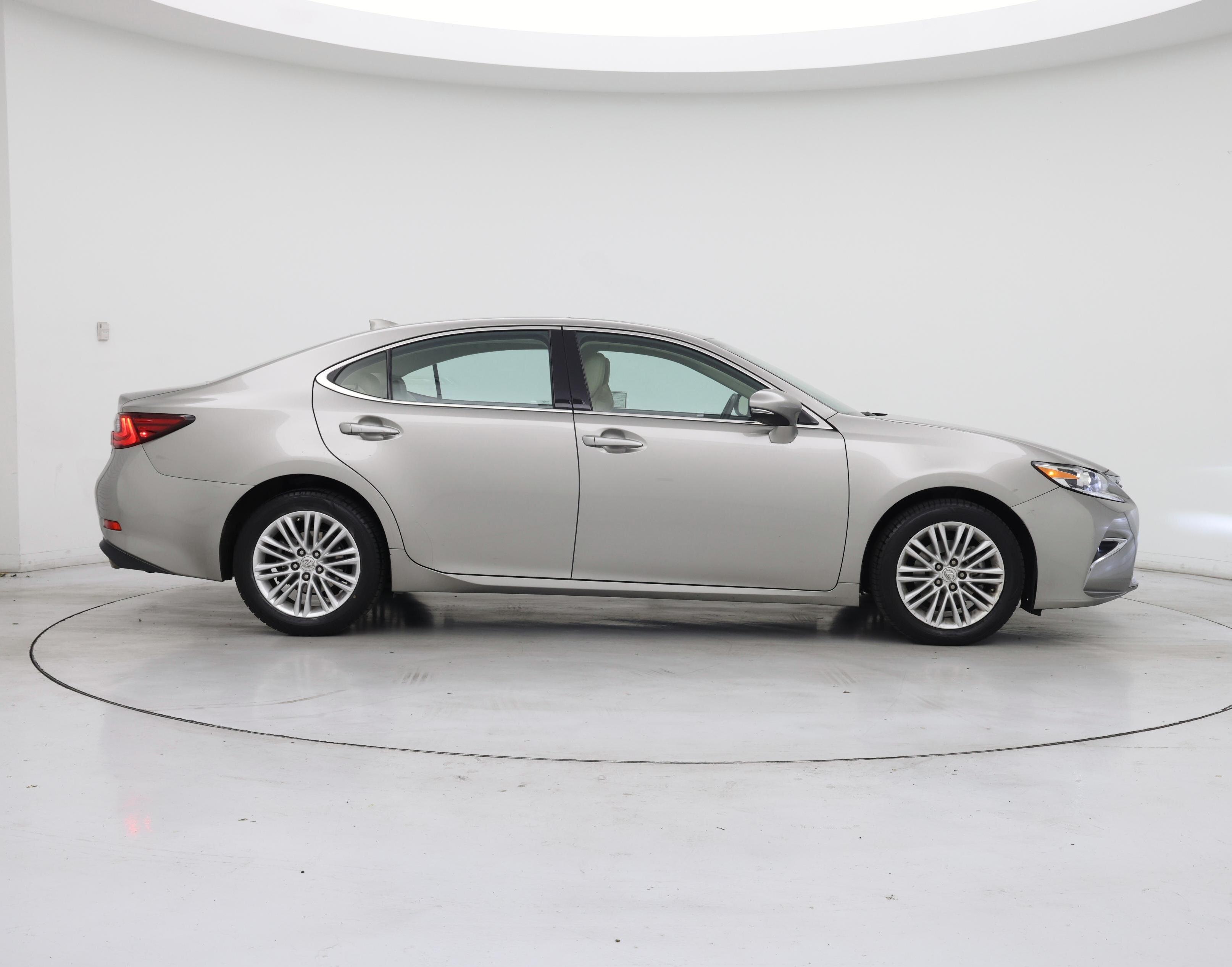 Thumbnail: 2016 Lexus ES - 7