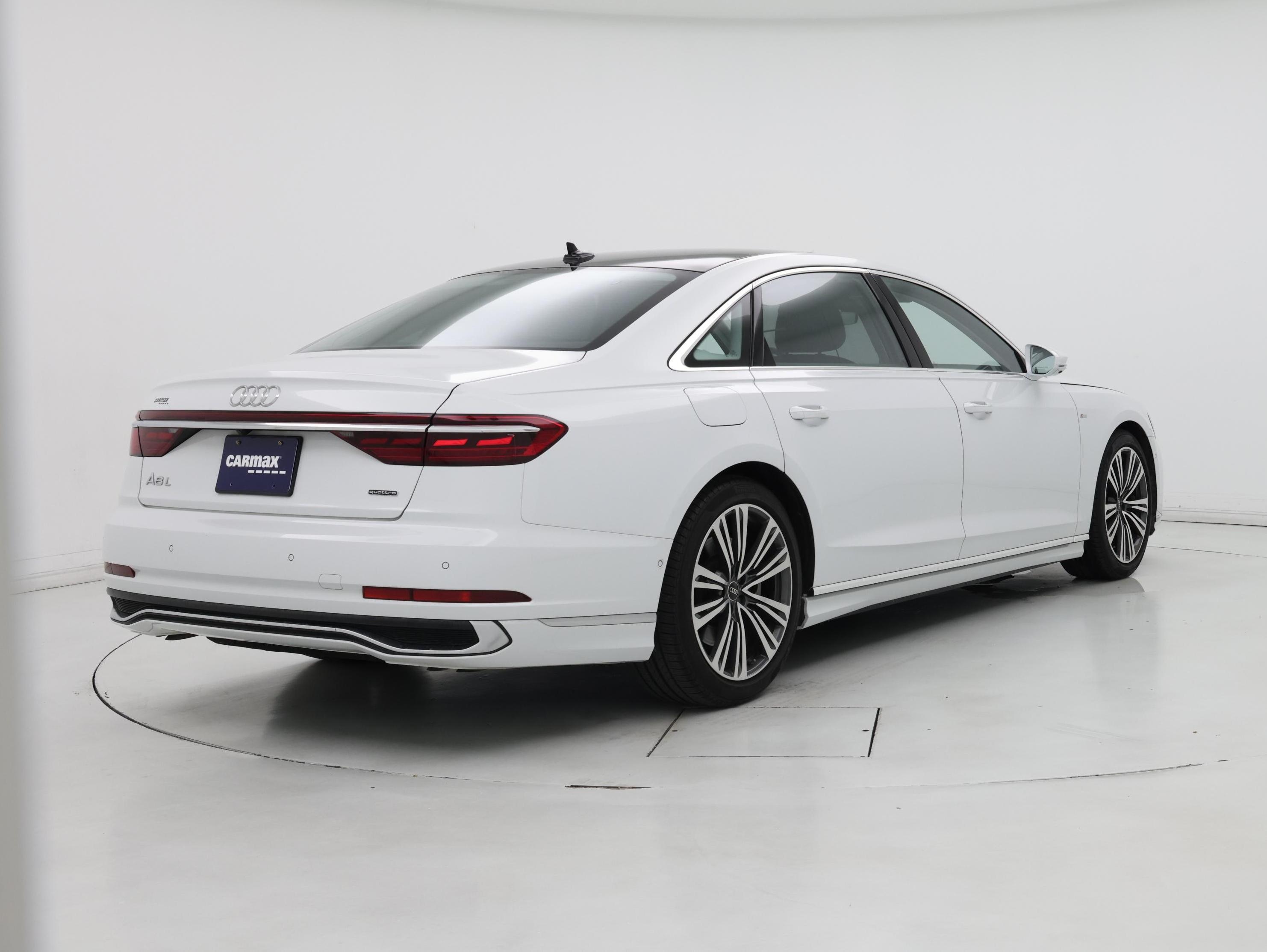 Thumbnail: 2022 Audi A8 - 8