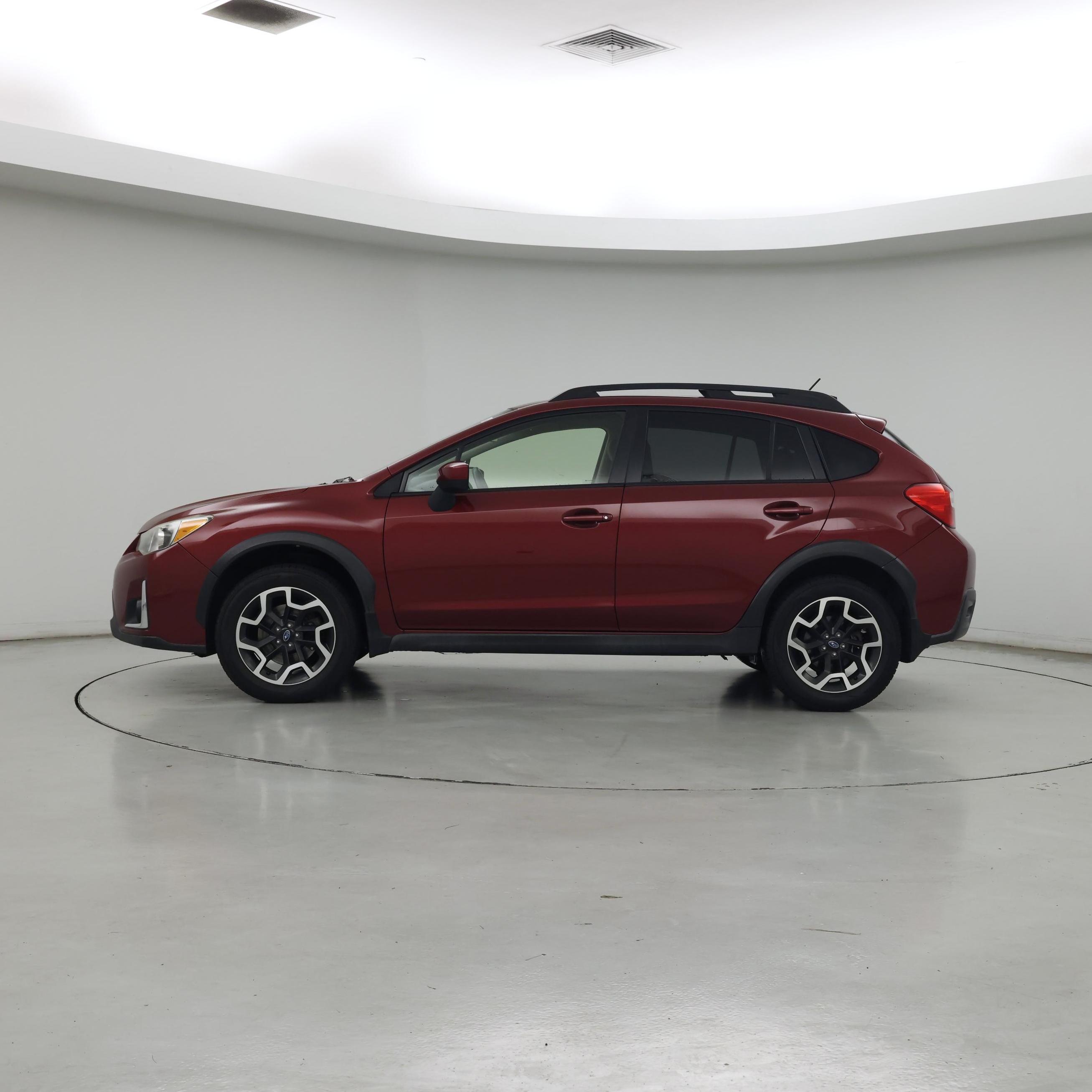 Thumbnail: 2017 Subaru Crosstrek - 3