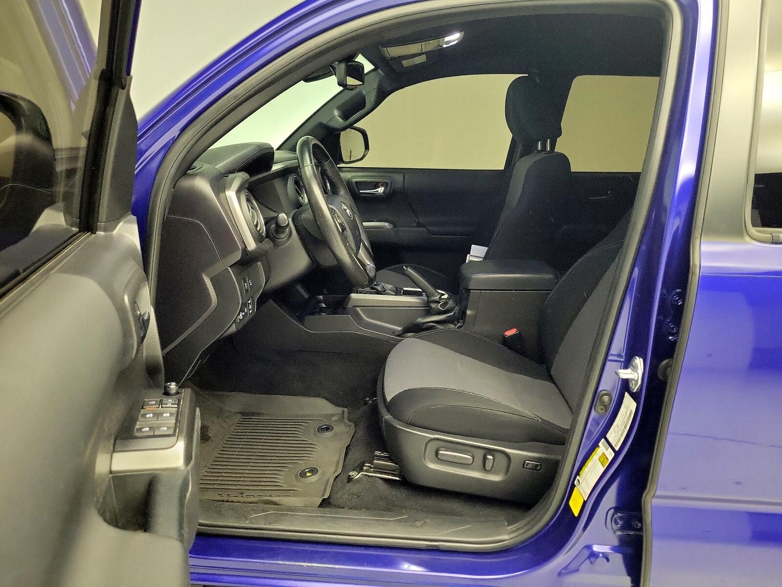 Power Seat(s) & Side Airbags