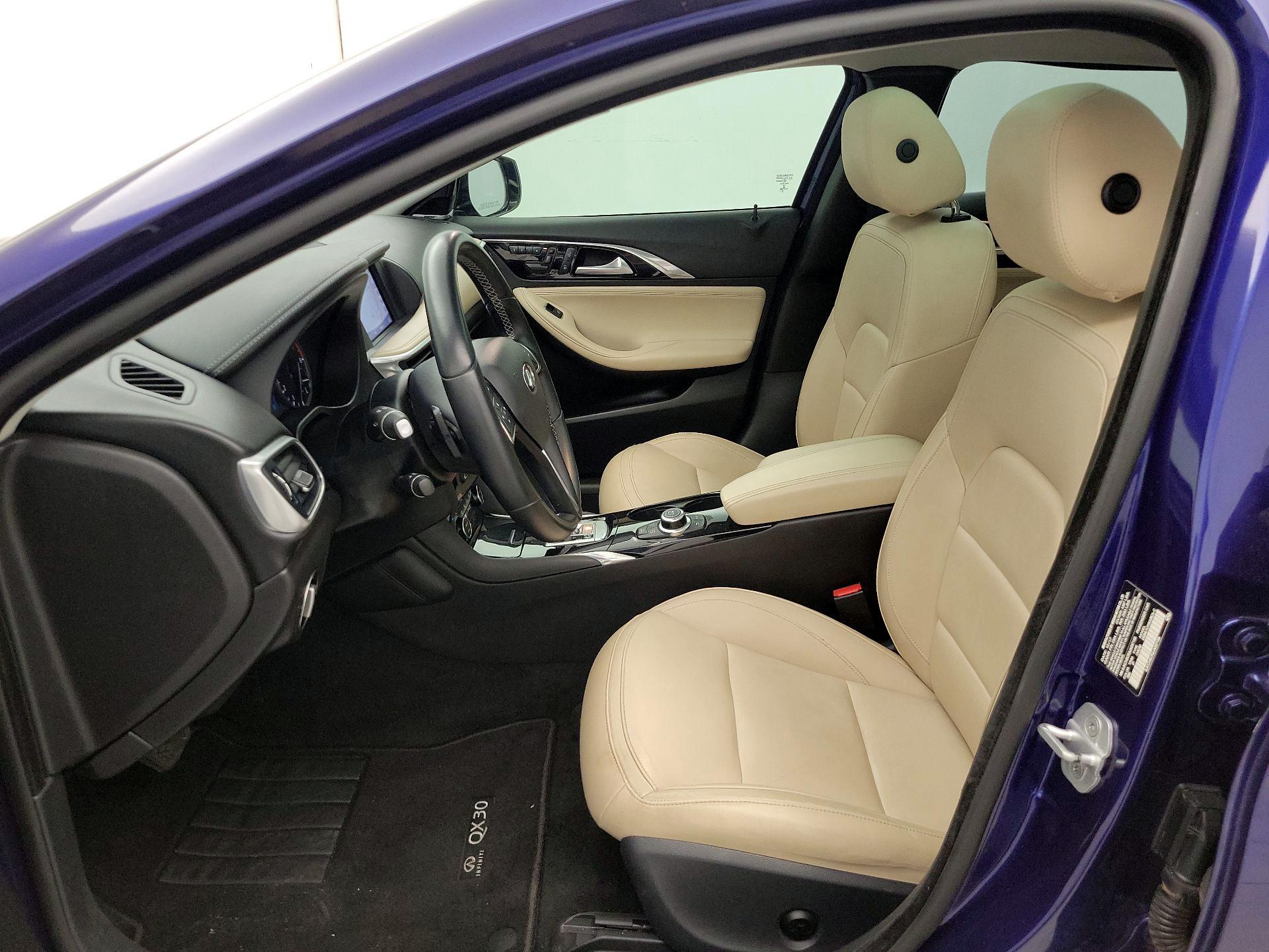 Thumbnail: 2018 INFINITI QX30 - 11